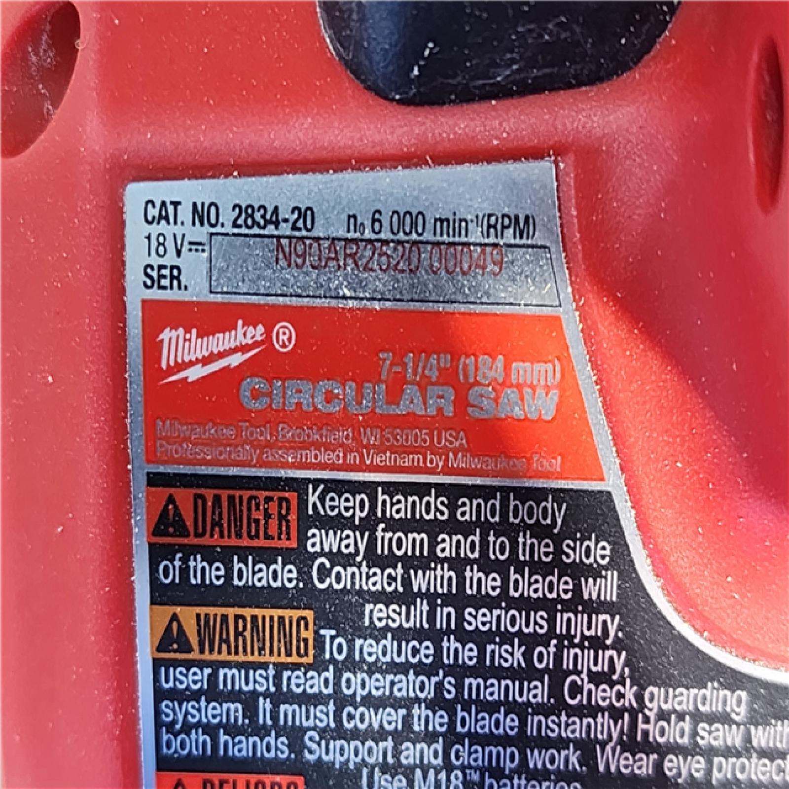 HOUSTON LOCATION - AS-IS Milwaukee M18 FUEL 7-1/4 Inch Circular Saw (Bare Tool)