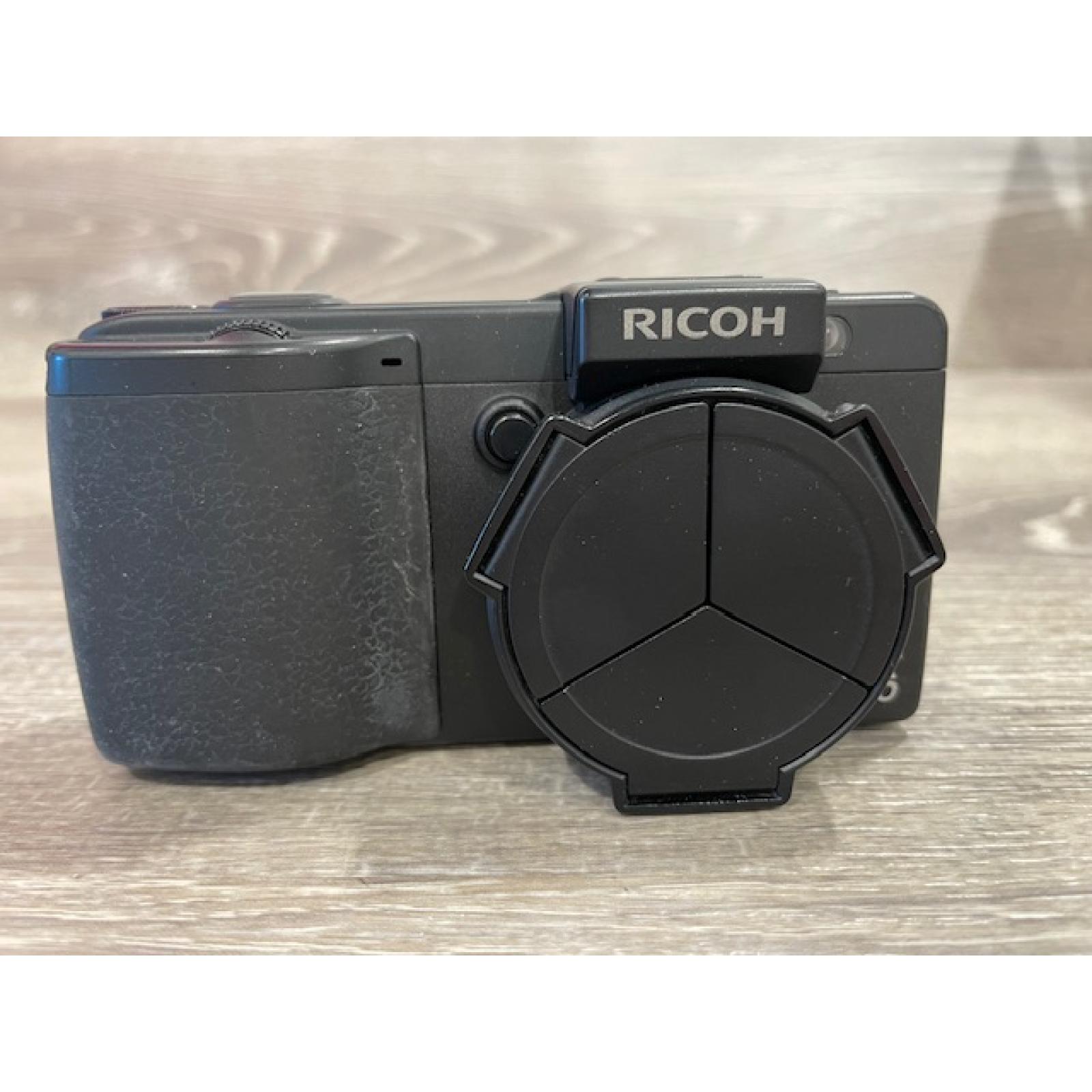 AS-IS Ricoh Digital Camera Gx200