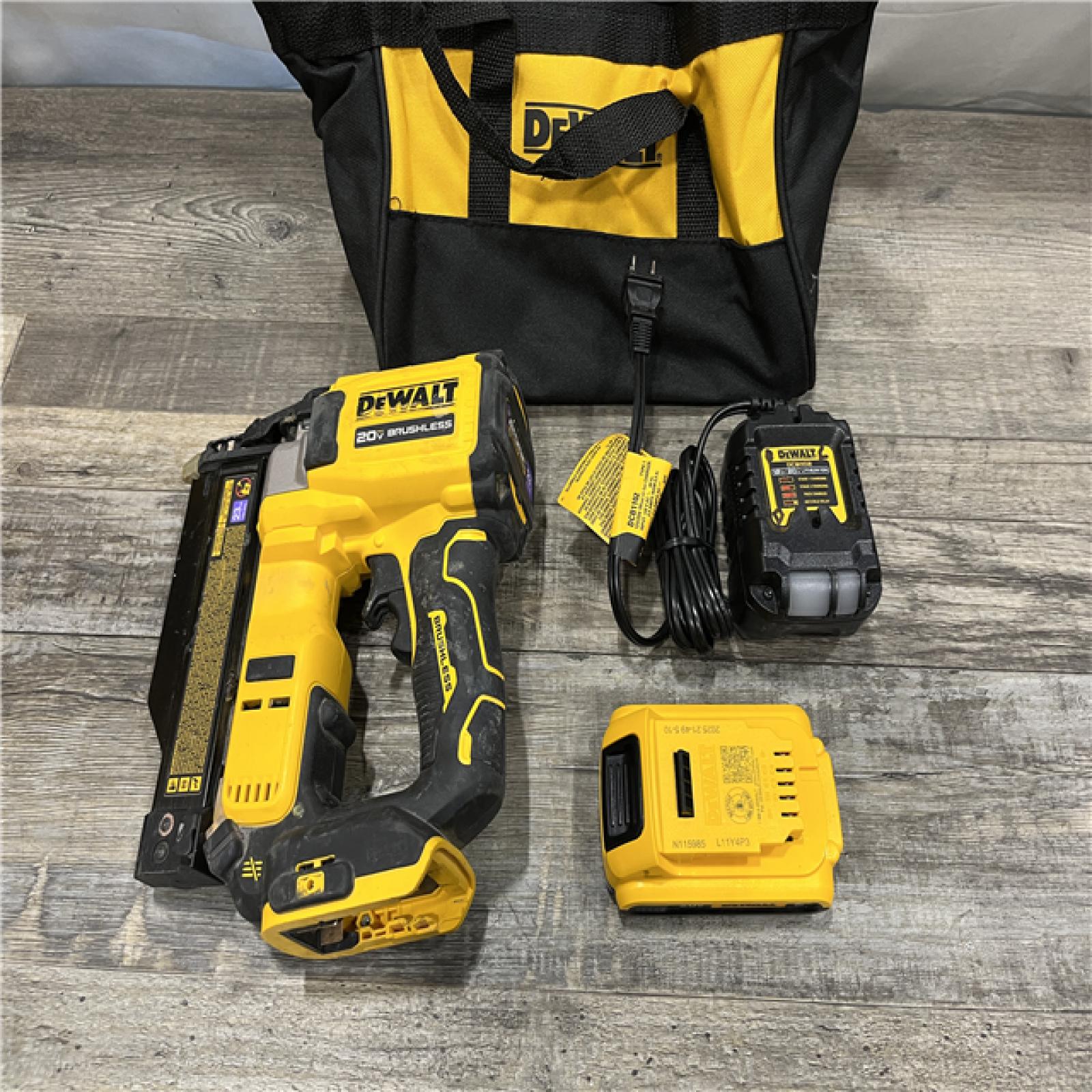 AS-IS DEWALT ATOMIC 20V MAX Lithium Ion Cordless 23 Gauge Pin Nailer Kit