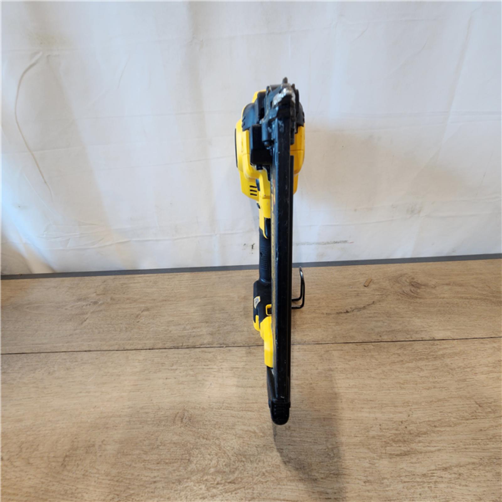 AS-IS- DeWalt 20V MAX XR Lithium-Ion Cordless 18-Gauge Brad Nailer (Tool Only)