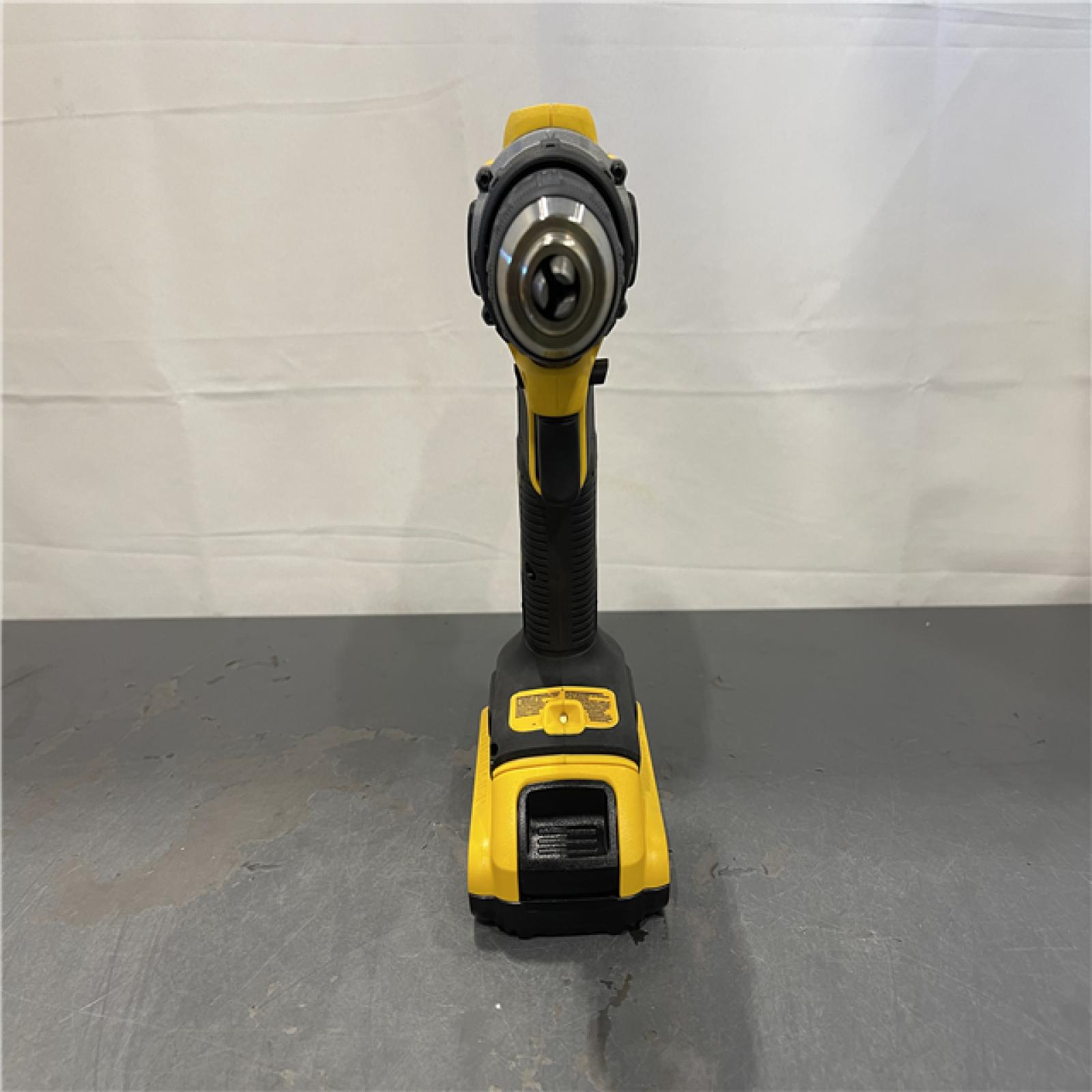 AS-IS - DEWALT ATOMIC COMPACT SERIES 20V MAX* Brushless Cordless 1/2 Drill/Driver Kit