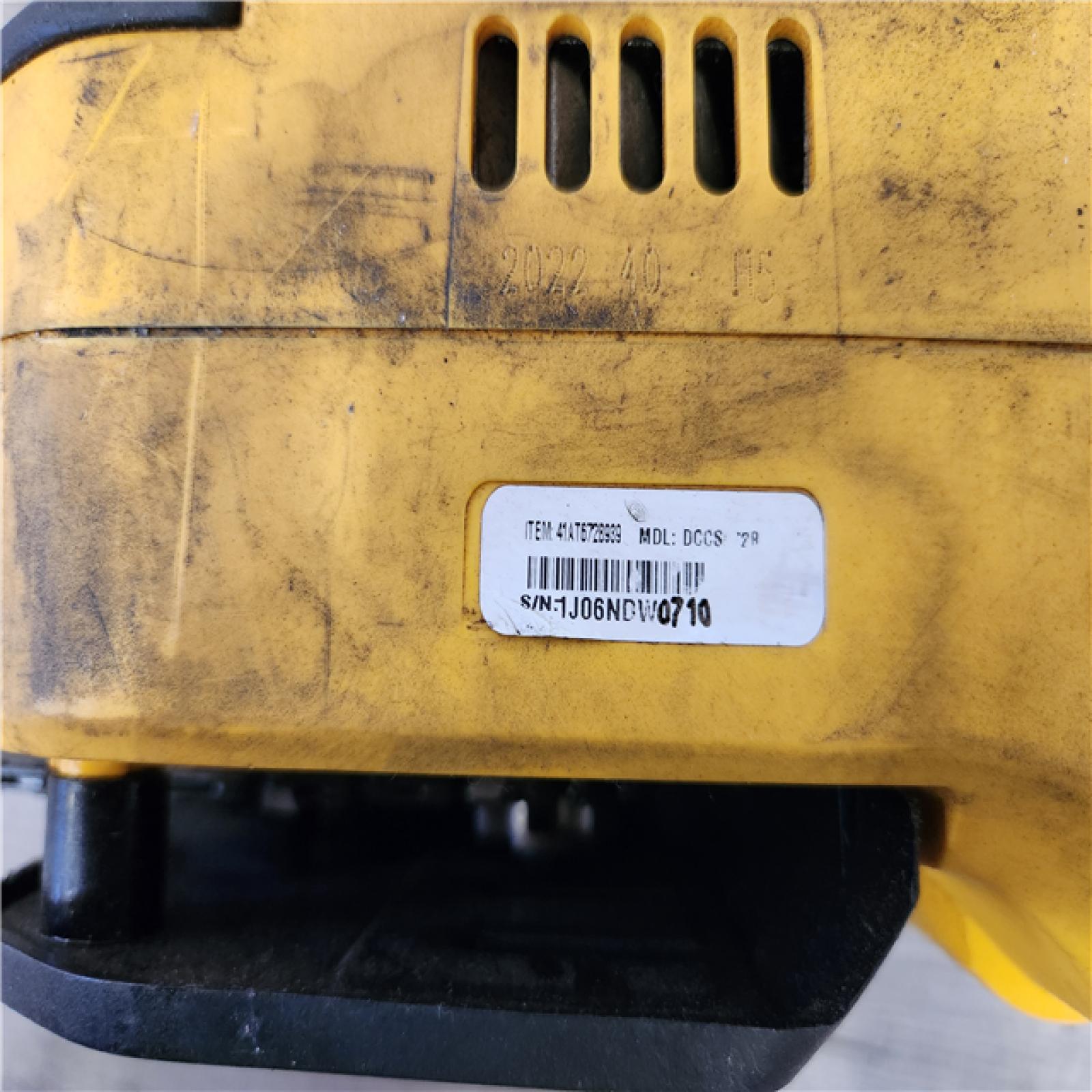 Phoenix Location AS-IS DEWALT FLEXVOLT 60V MAX 18in. Brushless Cordless Battery Powered Chainsaw (Tool Only)