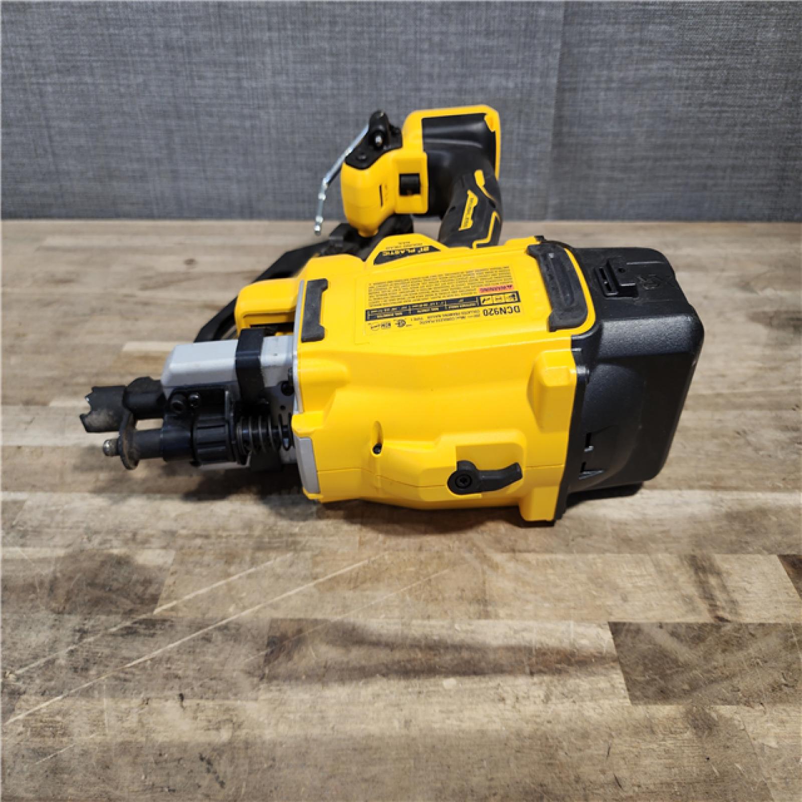 HOUSTON LOCATION - AS-IS DEWALT 20-Volt 21° Cordless Framing Nailer (Tool-Only)