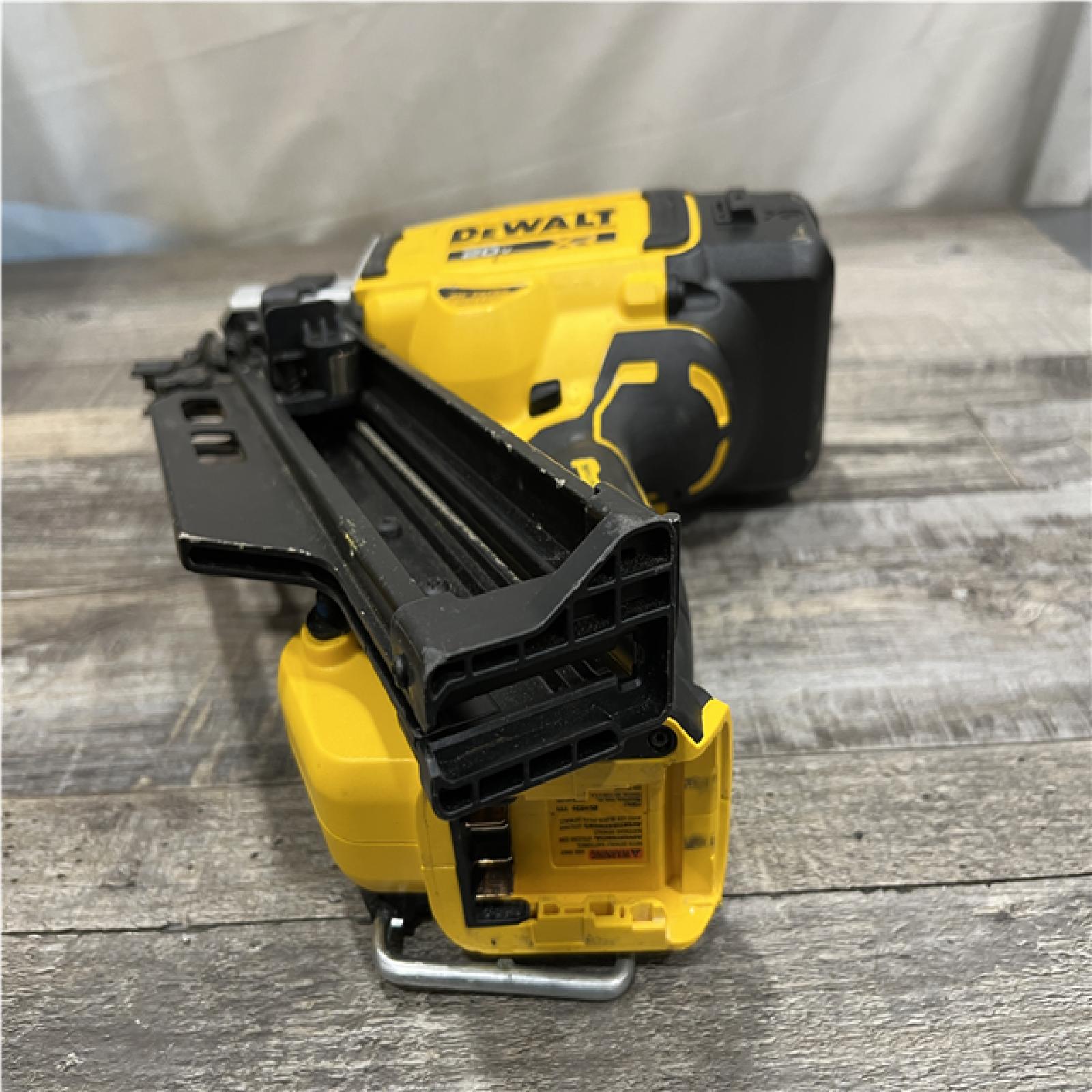 AS-IS DEWALT 20V 30 Degree Cordless Framing Nailer (Tool-Only)