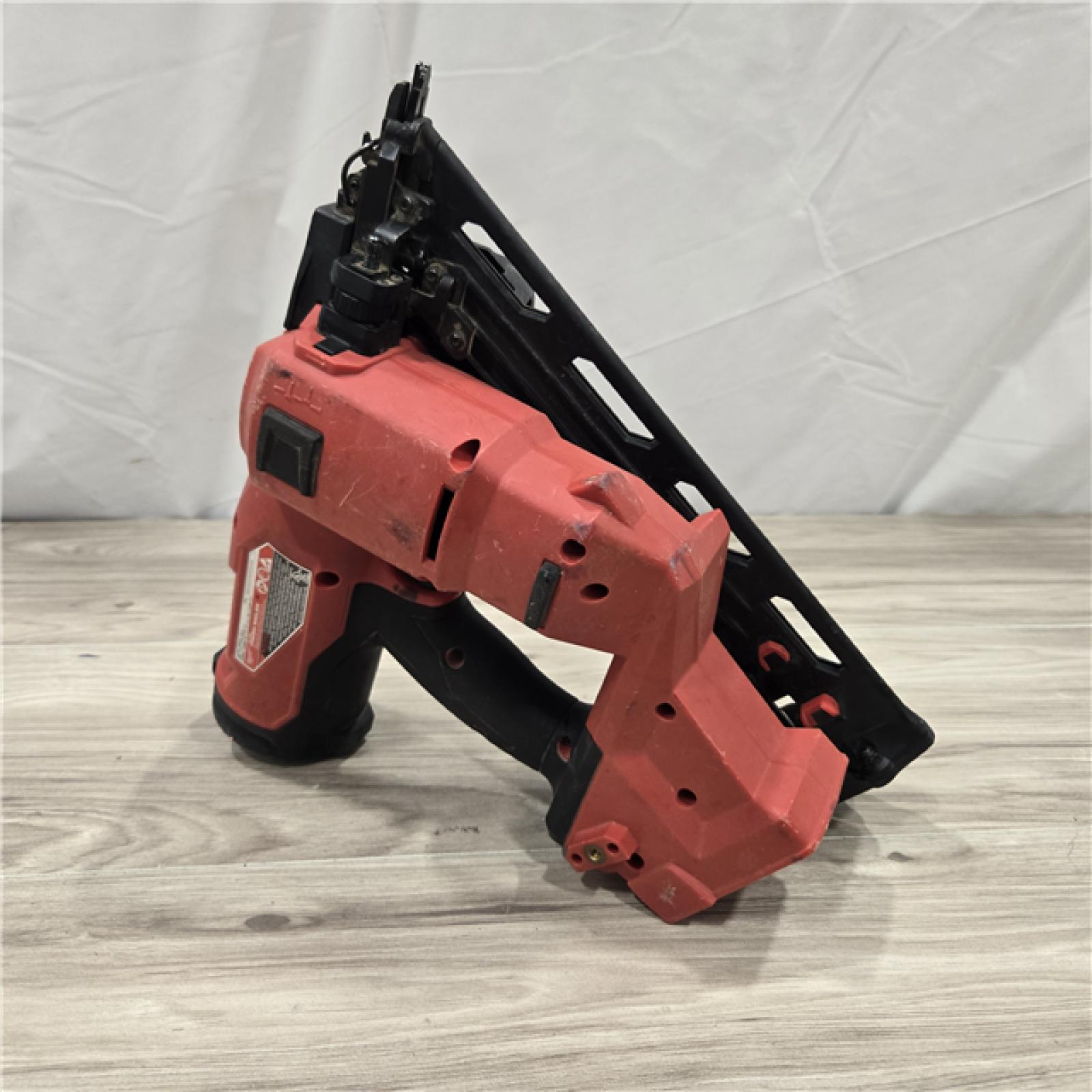 AS-IS Milwaukee 2839-20 M18 FUEL 15 Ga. 18V Angled Finish Nailer (TOOL ONLY)