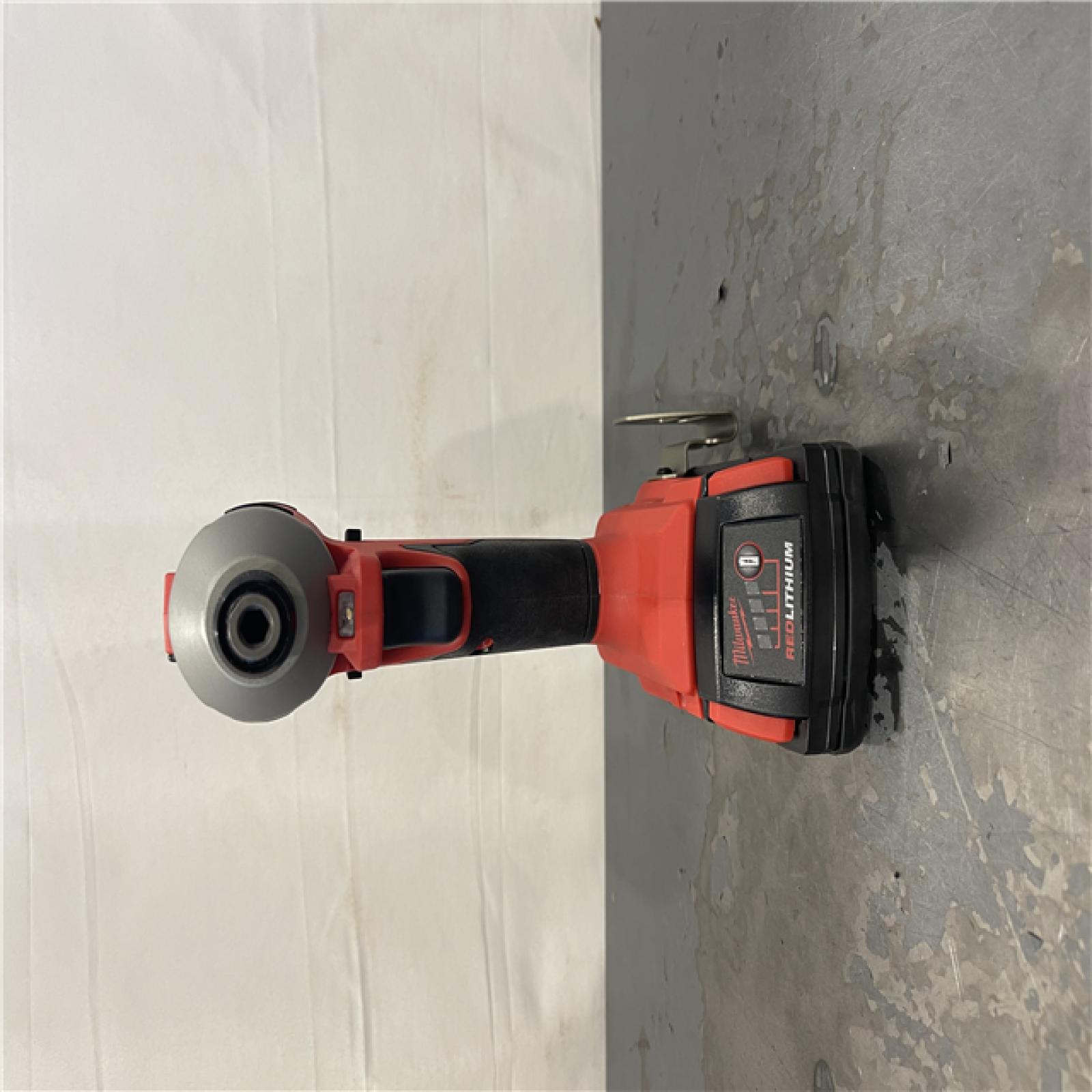AS-IS- Milwaukee M18 Compact Brushless 1/4  Hex Impact Driver Kit