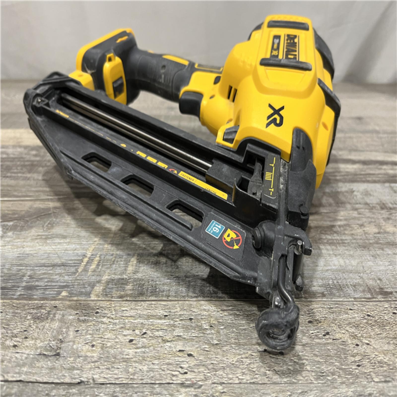 AS-IS DEWALT 20V MAX XR Lithium-Ion Electric Cordless 16-Gauge Angled Finishing Nailer (Tool Only)
