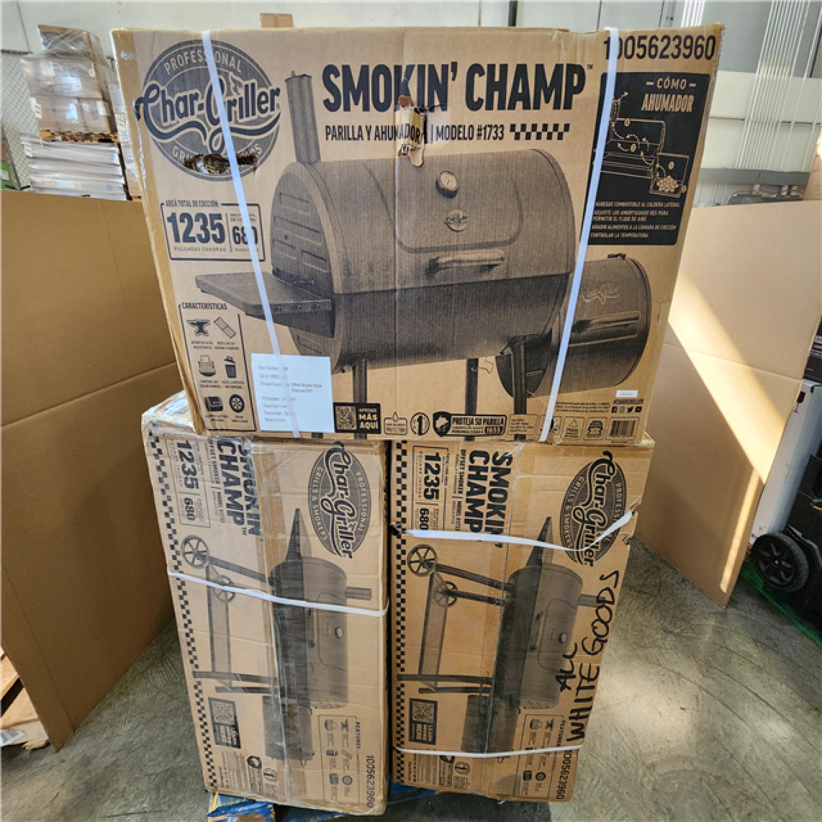 Phoenix AS-IS Char-Griller Smokin' Champ Charcoal Grill Offset Smoker in Black with Charcoal Tray and Dual Damper Controls Pallet