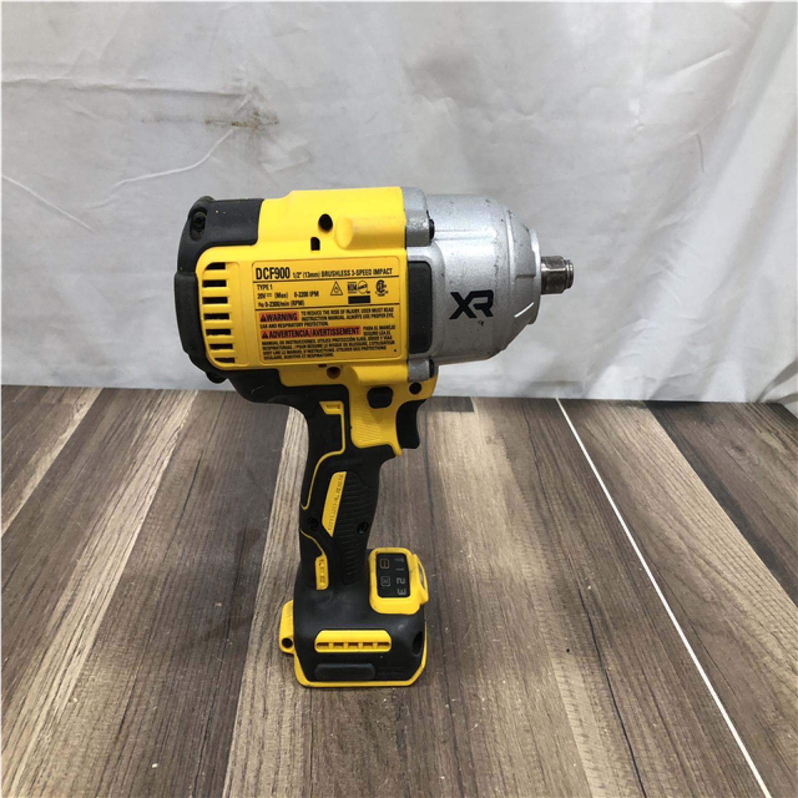 AS-IS DEWALT 20V MAX Lithium-Ion Cordless 1/2 in. Impact Wrench Kit