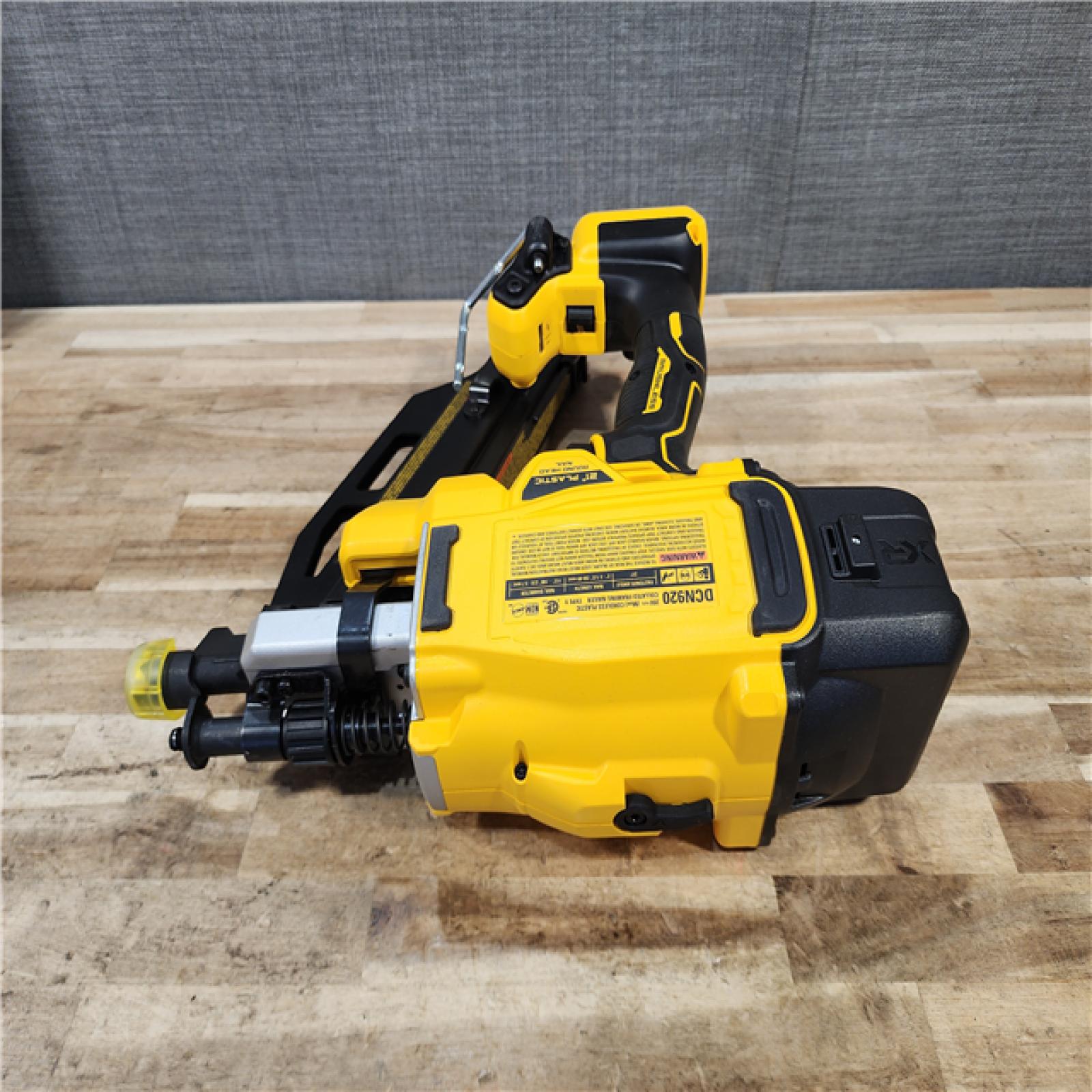HOUSTON LOCATION - AS-IS (APPEARS LIKE NEW) DEWALT 20-Volt 21° Cordless Framing Nailer (Tool-Only)