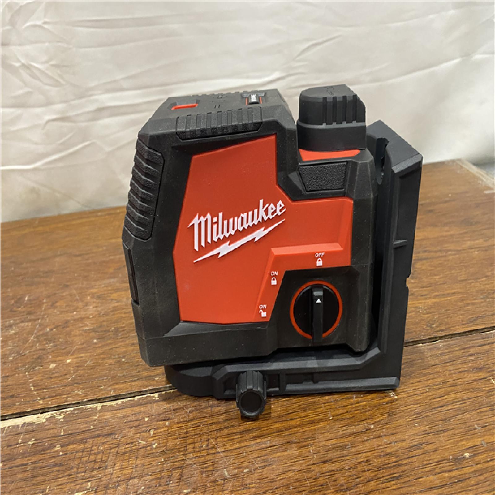 AS-IS Milwaukee-3522-21 Green Beam Laser Cross Line Plumb Point USB Rechargeable