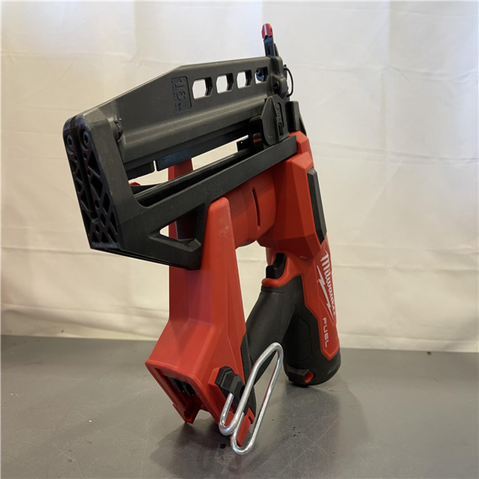 AS-IS - MILWAUKEE M18 FUEL 18V 16GAUGE STRAIGHT FINISH NAILER