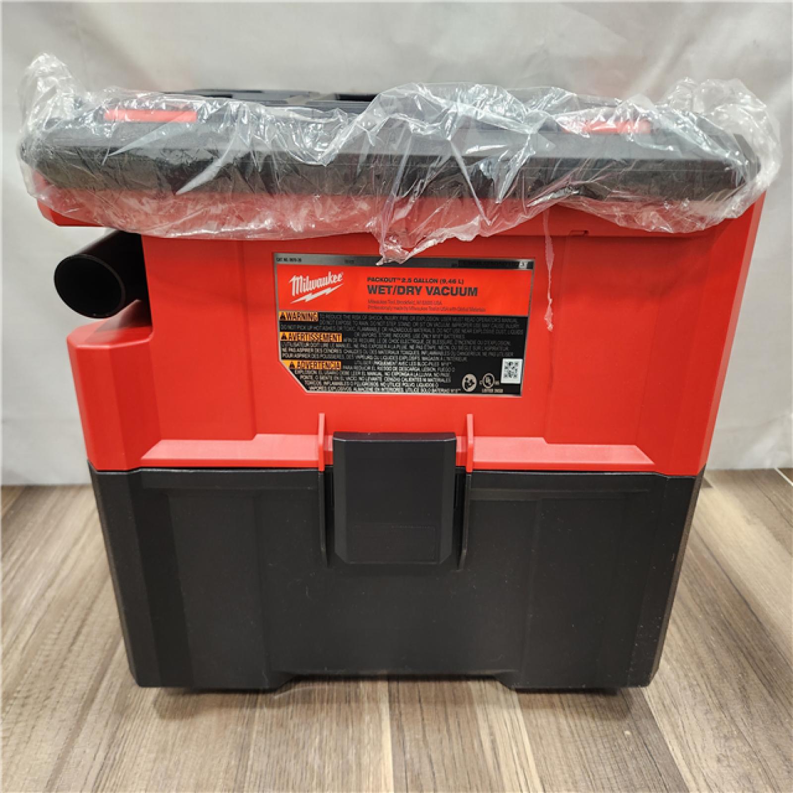 AS-IS- MILWAUKEE M18 FUEL PACKOUT 18-Volt Lithium-Ion Cordless 2.5 Gal. Wet/Dry Vacuum (Vacuum-Only)