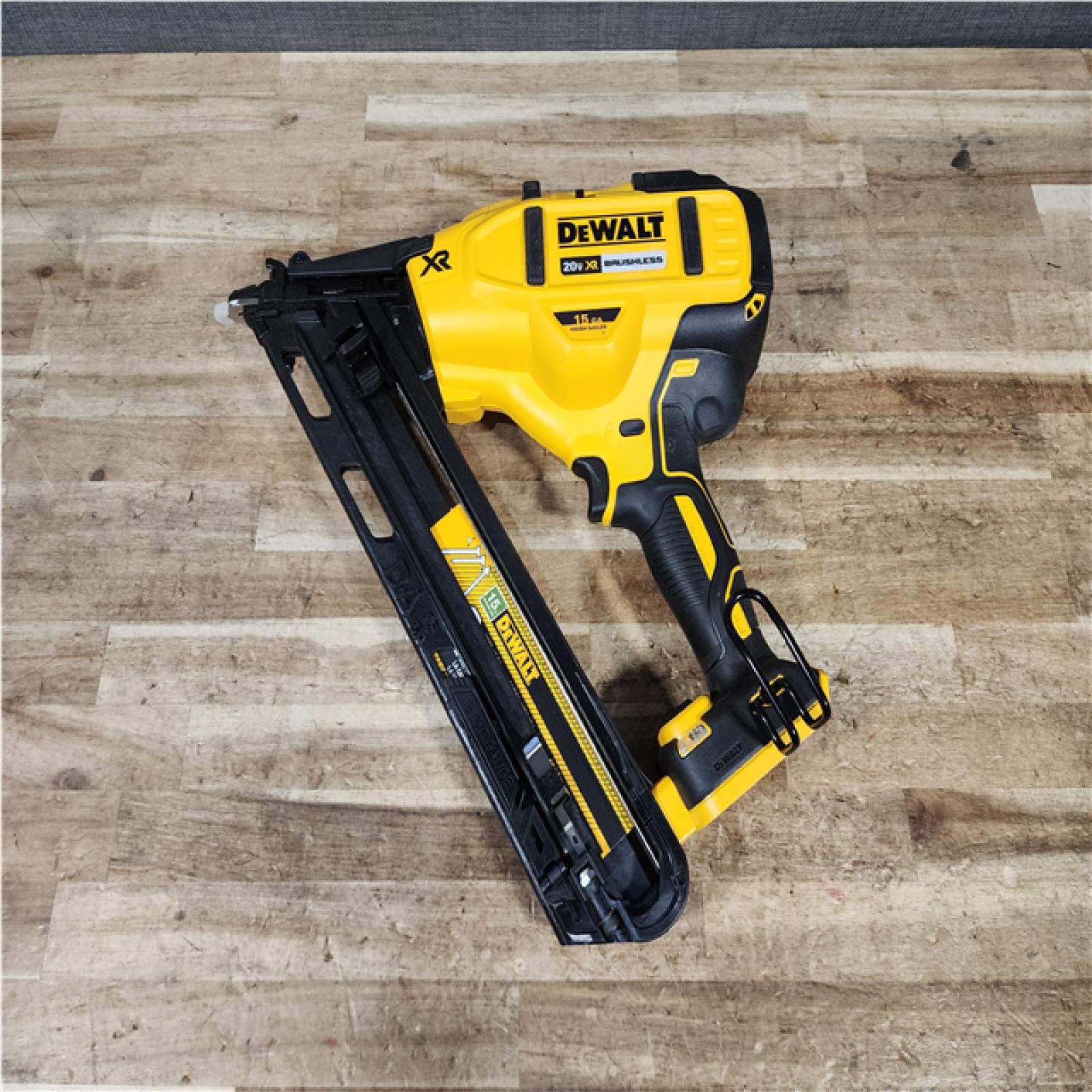 HOUSTON LOCATION - AS - IS DEWALT Cordless 20V MAX XR Angled Finish Nailer (Tool Only)