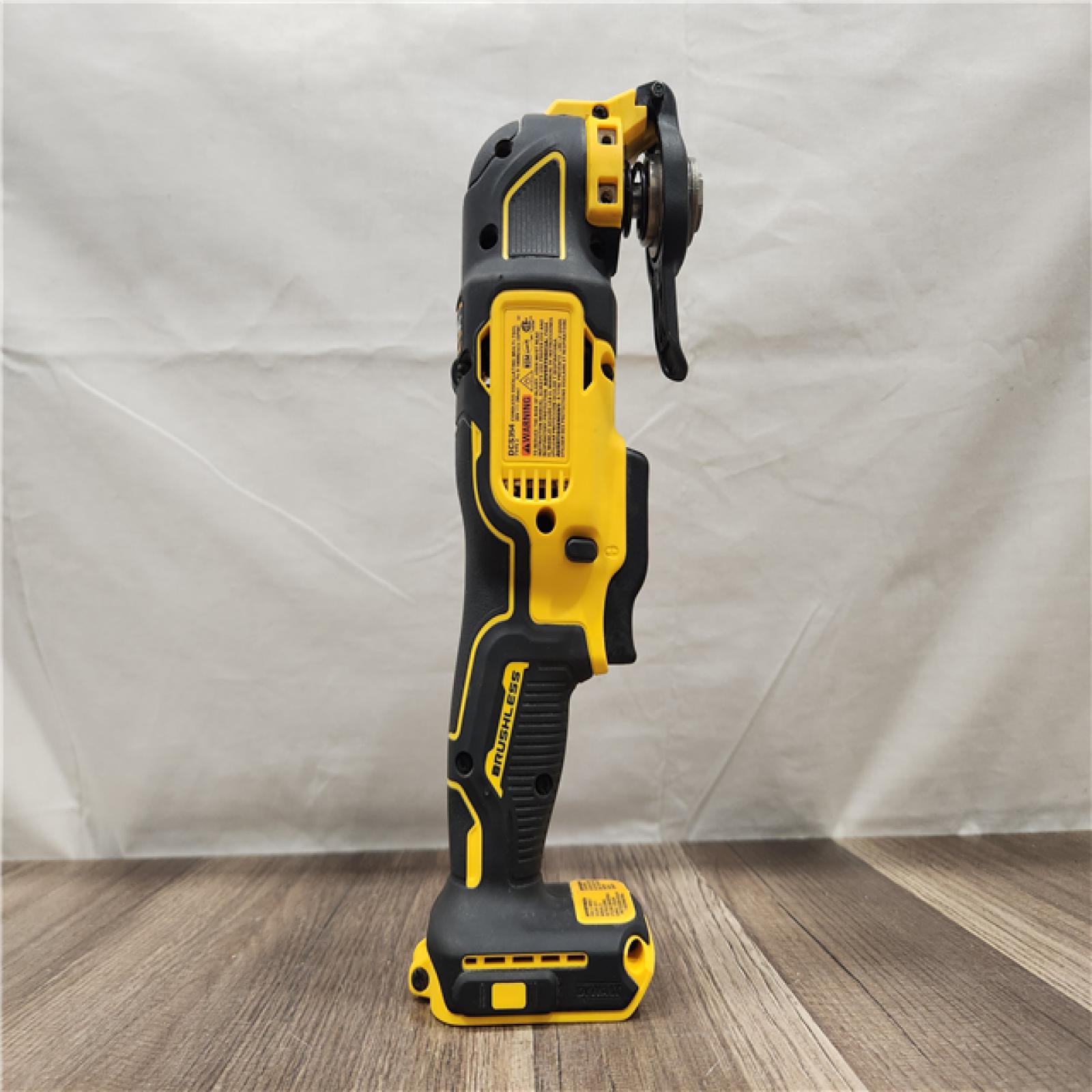AS-IS- DEWALT ATOMIC 20V MAX Cordless Brushless Oscillating Multi Tool (Tool Only)