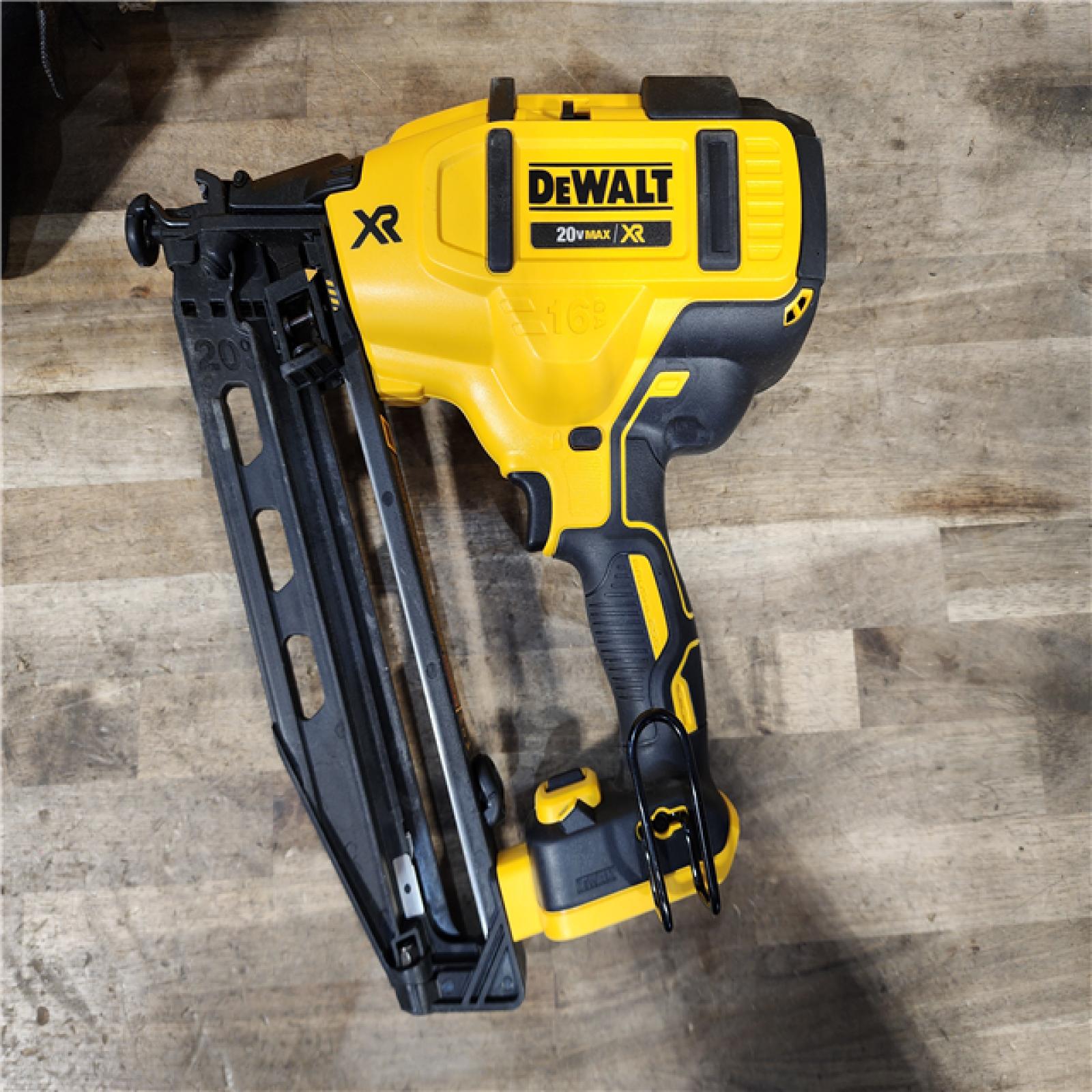 HOUSTON LOCATION - AS-IS DeWalt 20V 16 Gauge Cordless Angled Finish Nailer Kit W/ 2Ah Battery