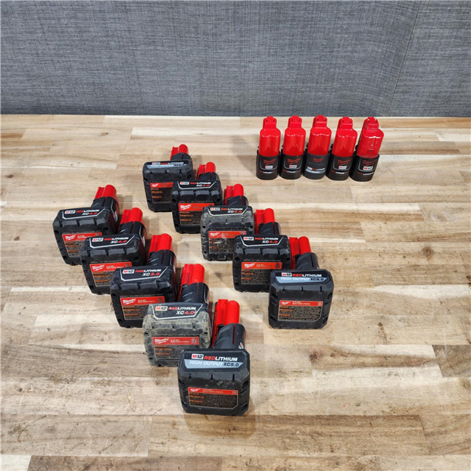 HOUSTON LOCATION - AS-IS MILWAUKEE BATTERY PACK QTY - 15