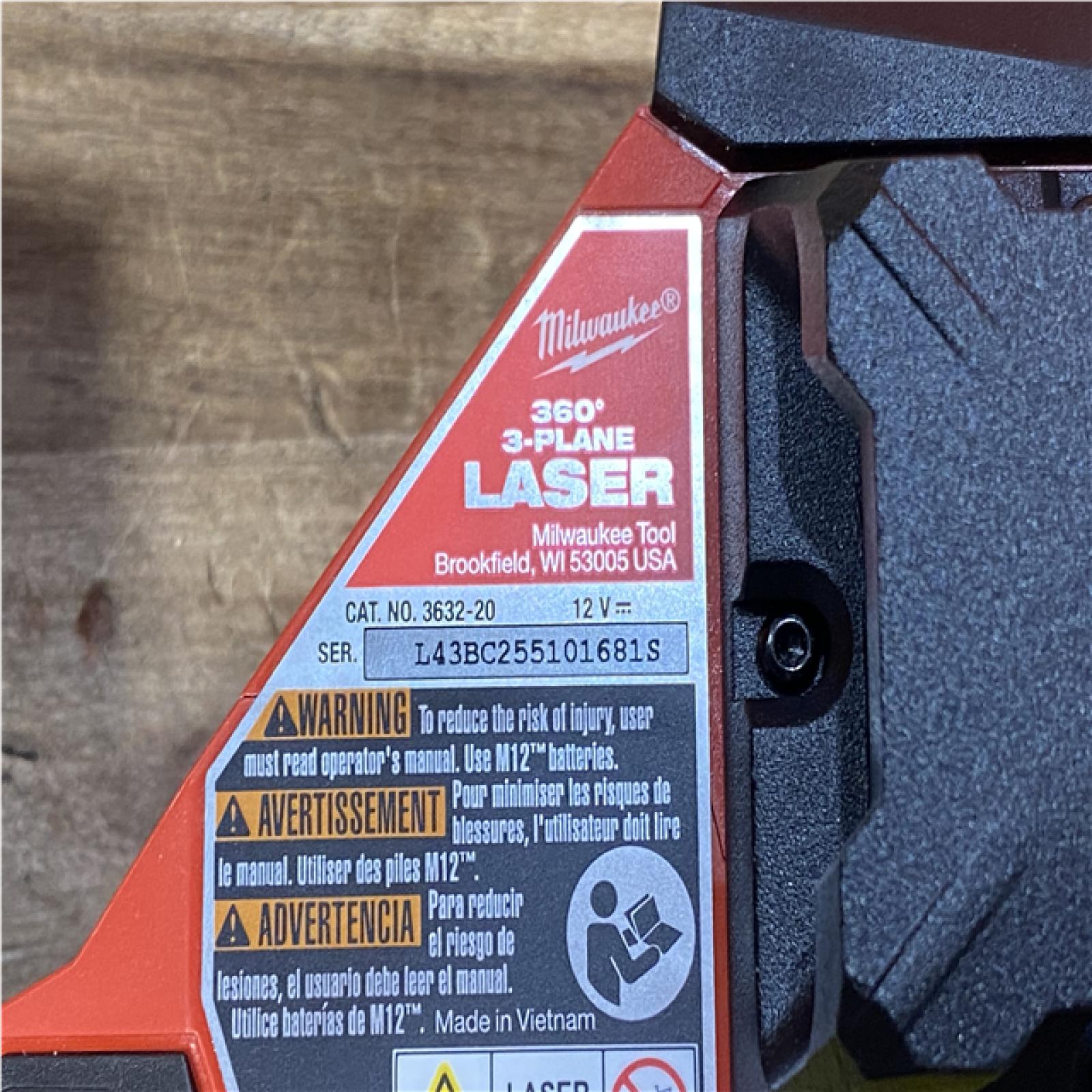 Houston Location AS-IS Milwaukee 12-Volt Lithium-Ion Cordless Green 250 ft. 3-Plane Laser Level Kit