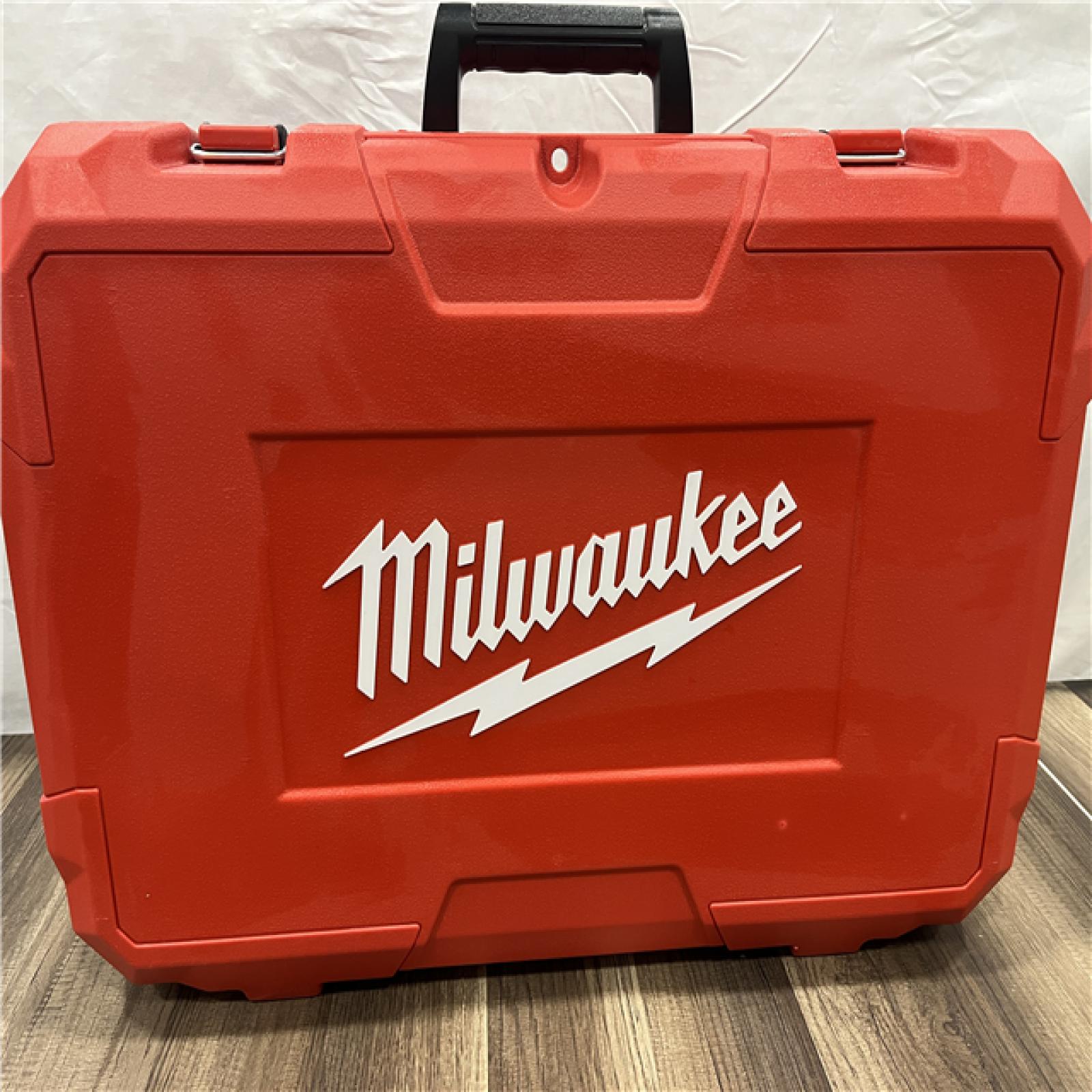 AS-IS Milwaukee 2922-22M M18 FORCE LOGIC Press Tool Kit W/ One-Key with 1/4 -7/8  Streamline ACR Jaws