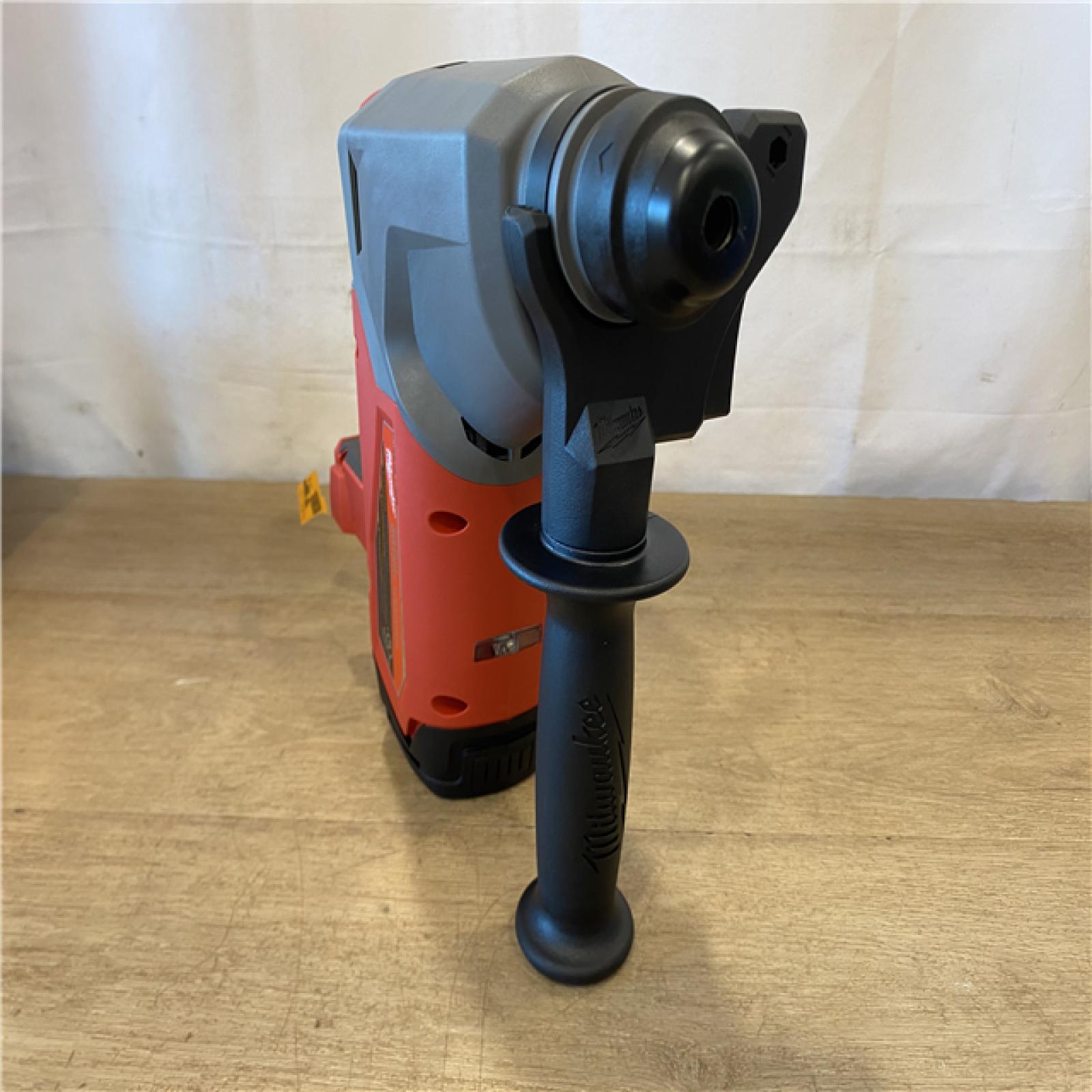 AS-IS Milwaukee FUEL 18V Lithium-Ion Brushless 1 in. Cordless SDS-Plus Rotary Hammer Kit