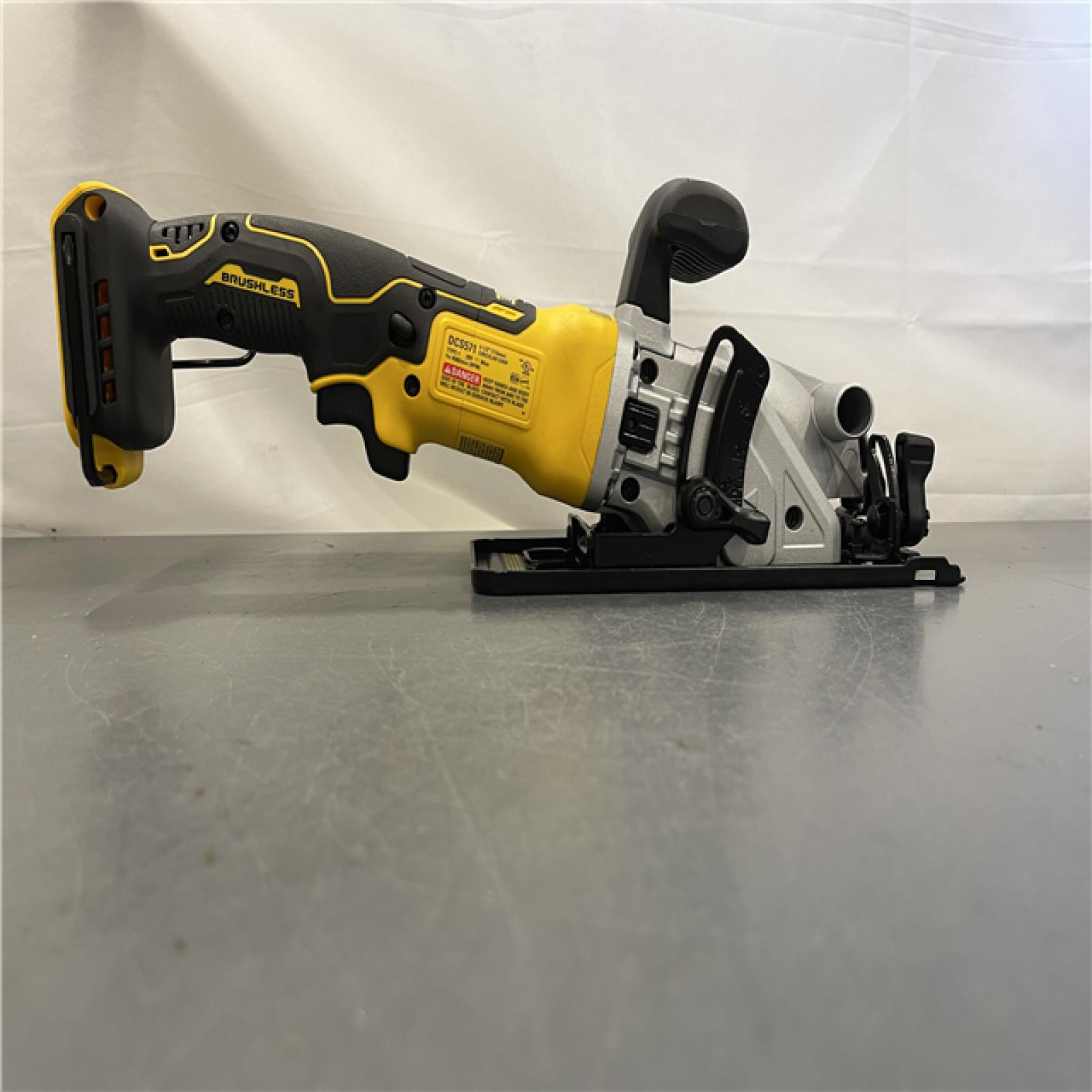 AS-IS - DEWALT ATOMIC 20V MAX Cordless Brushless 4-1/2 in. Circular Saw (Tool Only)