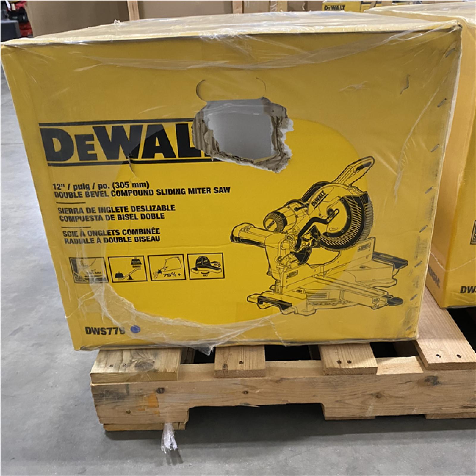 NEW- DeWalt 15 Amps 12 in. Corded Dual-Bevel Sliding Compound Miter Saw
