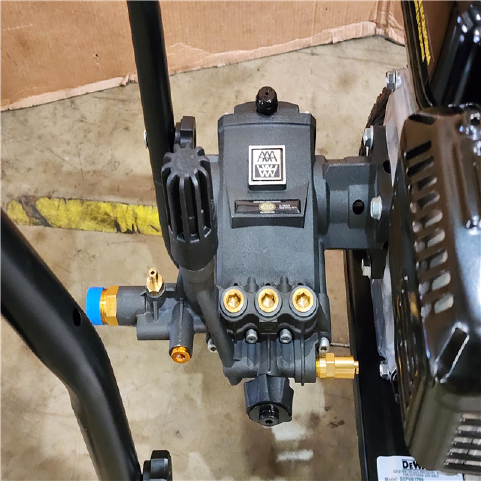 HOUSTON LOCATION - AS-IS (APPEARS LIKE NEW) DEWALT 3600 PSI 2.5 GPM Gas Cold Water Professional Pressure Washer with HONDA GX200 Engine