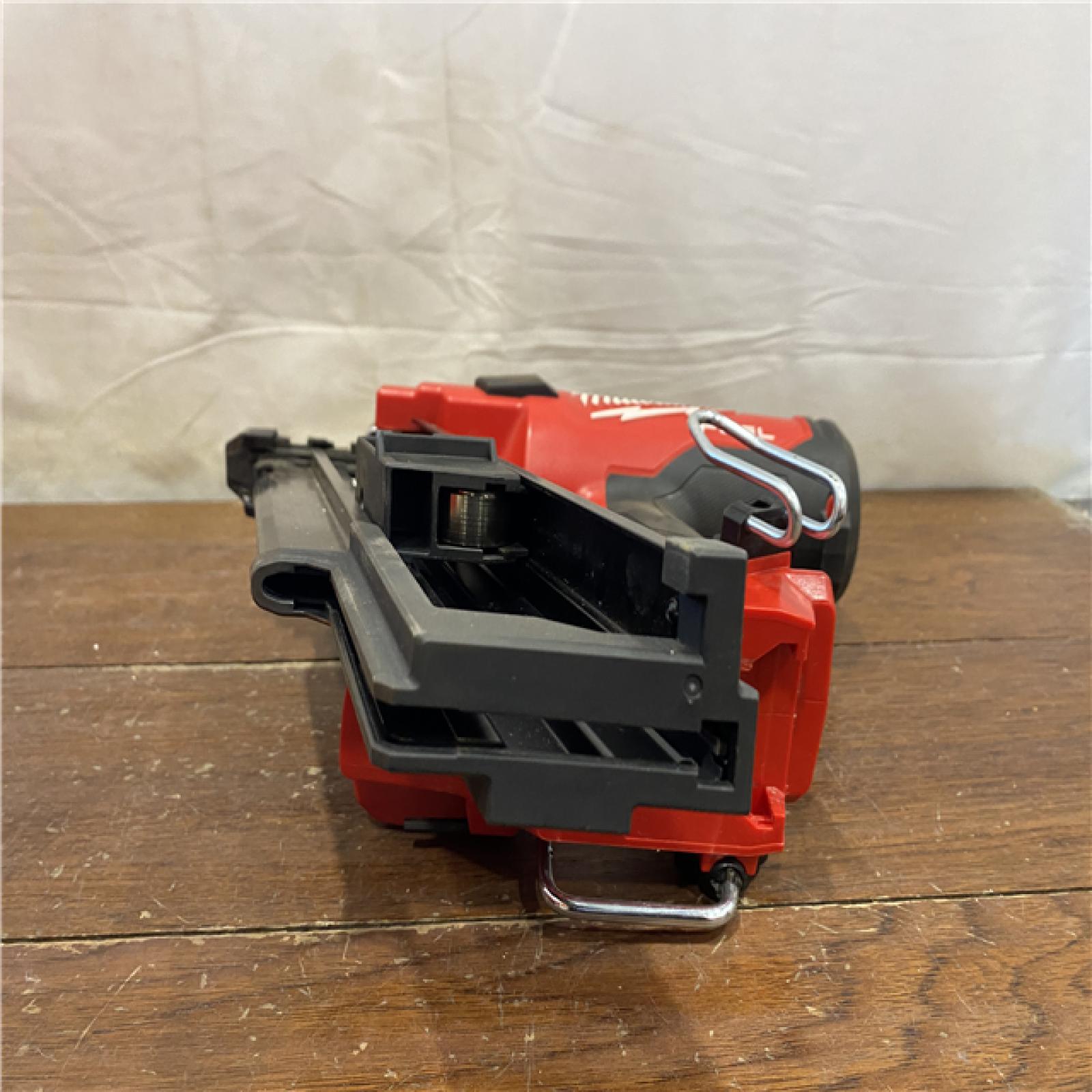AS-IS Milwaukee 2744-20 M18 FUEL 3-1/2 in. 18-Volt 21-Degree Lithium-Ion Brushless Cordless Framing Nailer (Tool-Only)