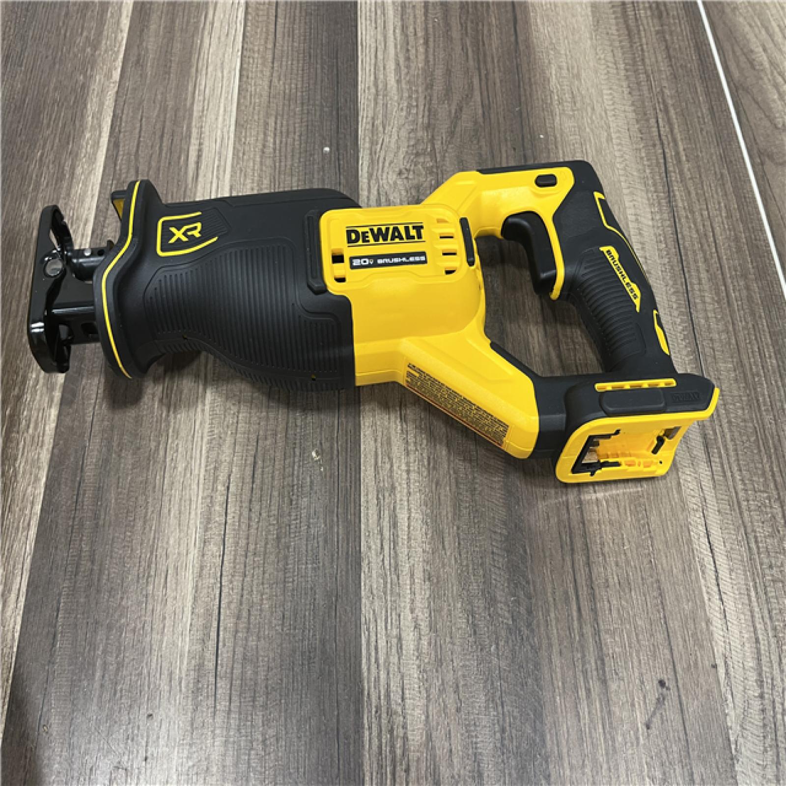 GOOD DEWALT 20V MAX XR Cordless Brushless Reciprocating Saw (Tool Only)