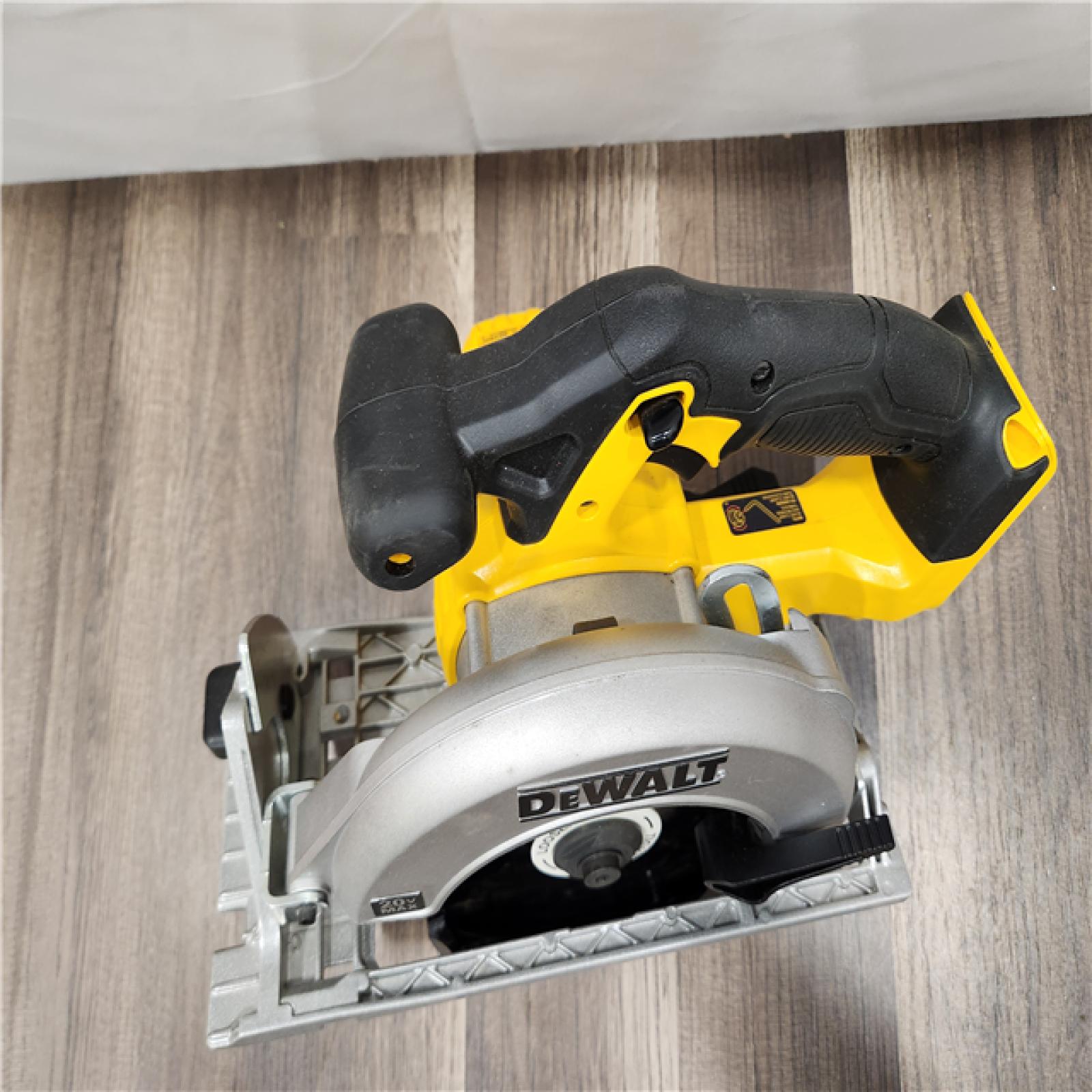 AS-IS DEWALT 20V MAX Cordless 6.5 in. Sidewinder Style Circular Saw (Tool Only)