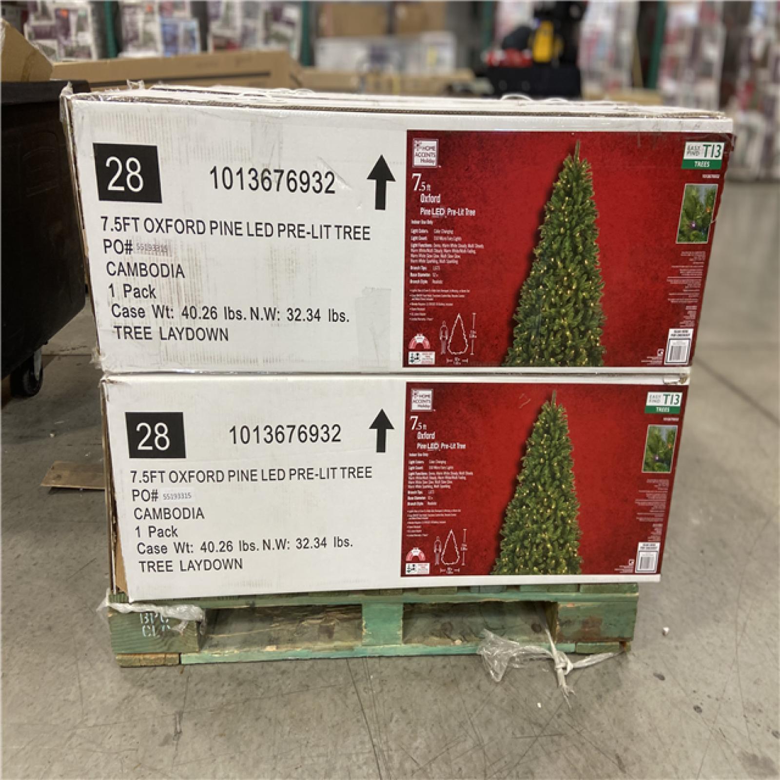 DALLAS LOCATION - Home Accents Holiday 7.5 ft. Oxford Pine LED Pre-Lit Artificial Christmas Tree T13 - 6 UNITS - RETAIL- $594