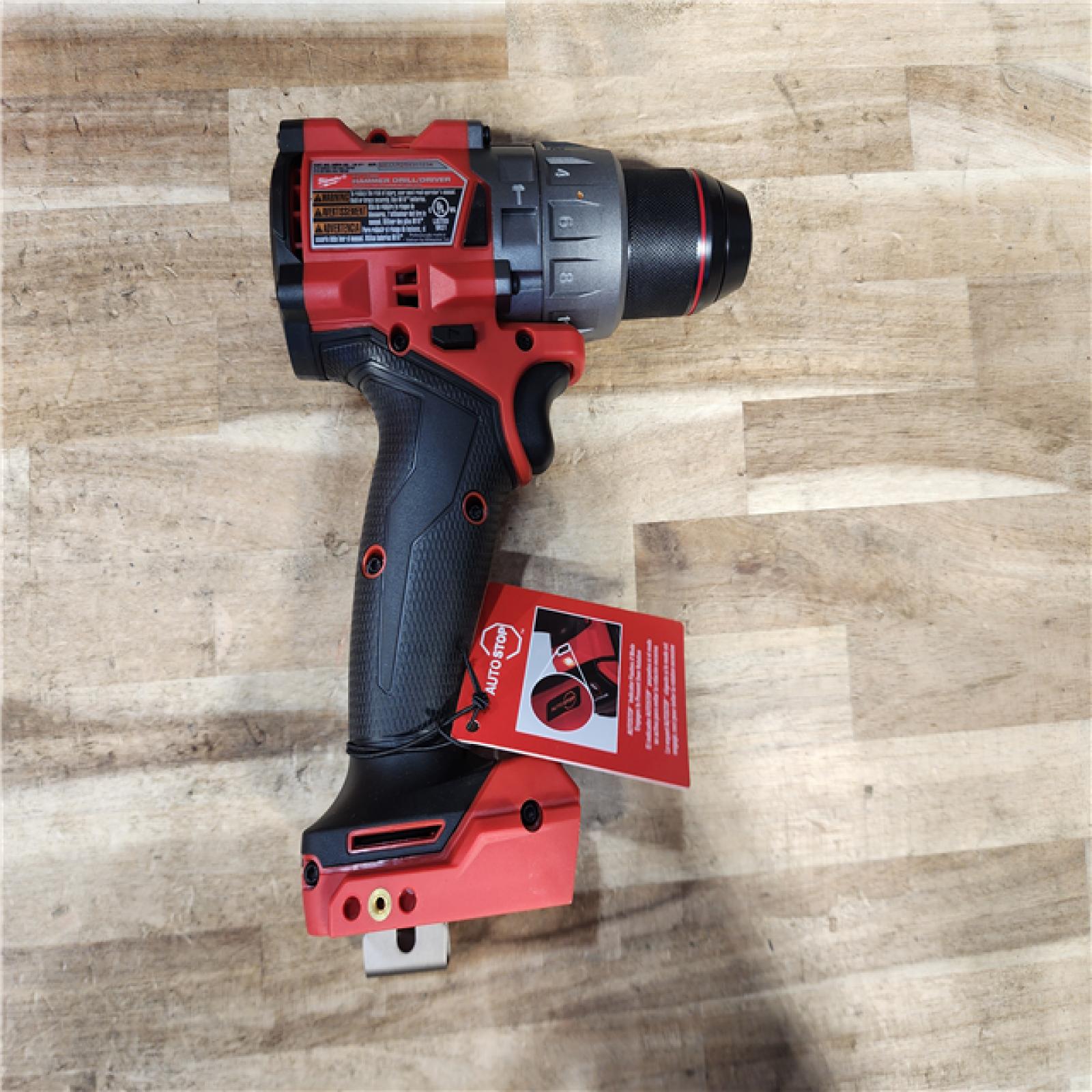 HOUSTON LOCATION - AS-IS (APPEARS LIKE NEW) Milwaukee FUEL 18V Lithium-Ion Brushless Cordless 1/2 in. Hammer Drill Driver Kit