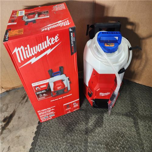 HOUSTON LOCATION - AS-IS (APPEARS LIKE NEW) Milwaukee Tool M18 4-Gallon Water Supply Kit W/ SWITCH TANK 3019-21WS
