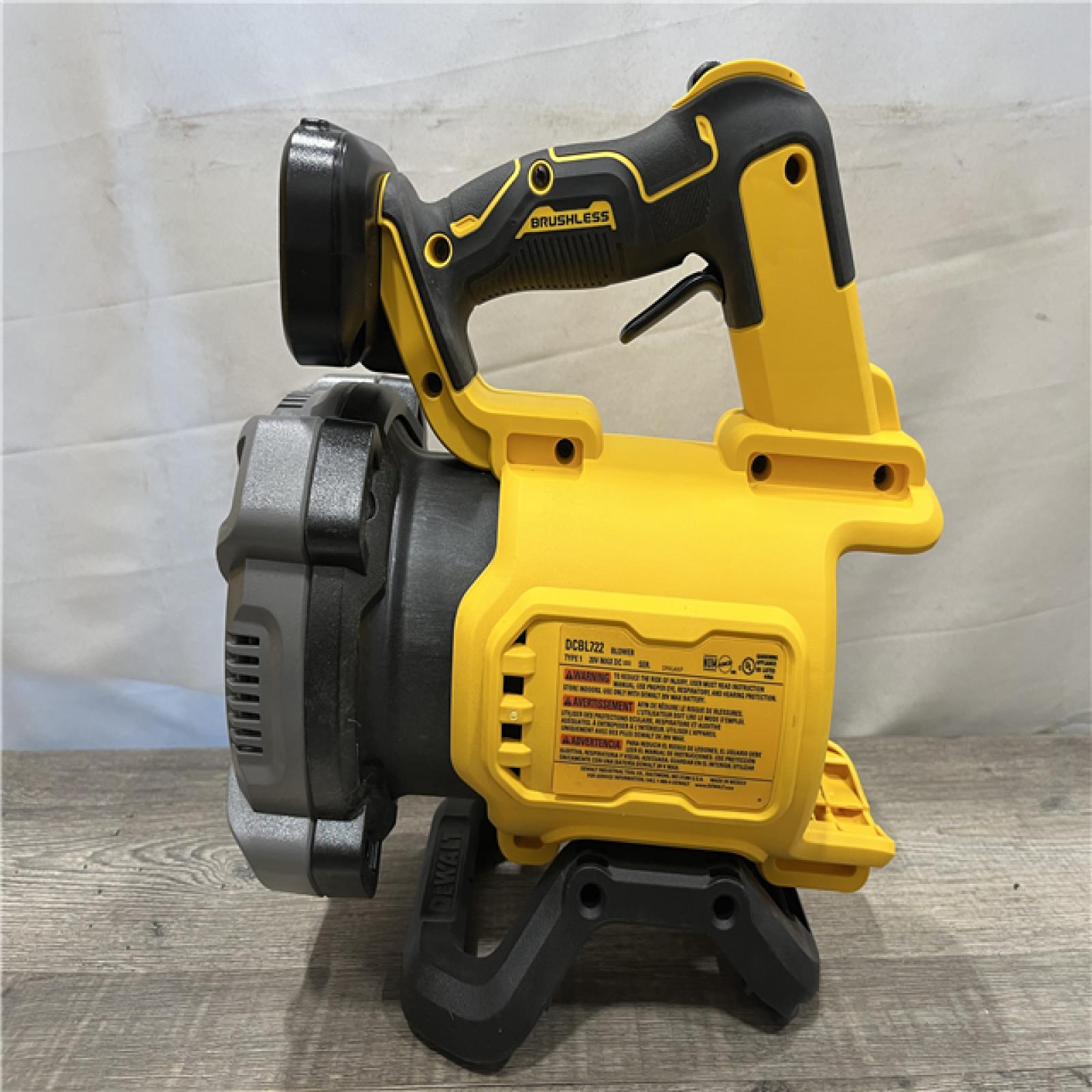 AS-IS DEWALT 20V MAX* XR Brushless Cordless Handheld Blower Kit
