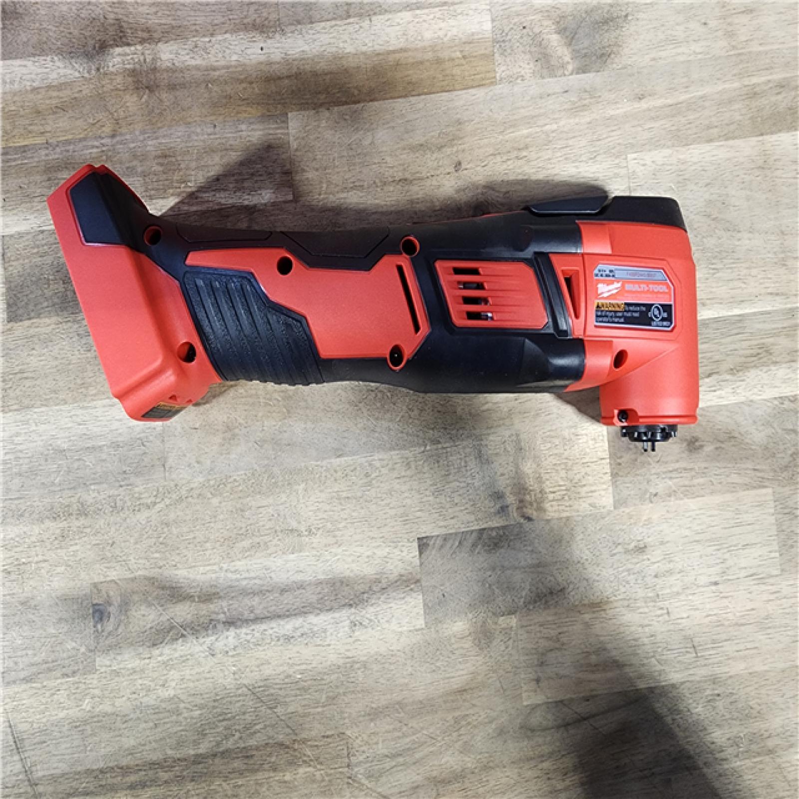 HOUSTON LOCATION - AS-IS (APPEARS LIKE NEW) Milwaukee 2626-21 M18 18-Volt Lithium-Ion Cordless Oscillating Multi-Tool Kit