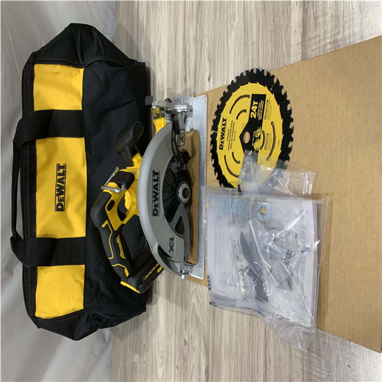 LIKE NEW! DEWALT 20V Lithium-Ion Cordless 5-Tool Combo Kit