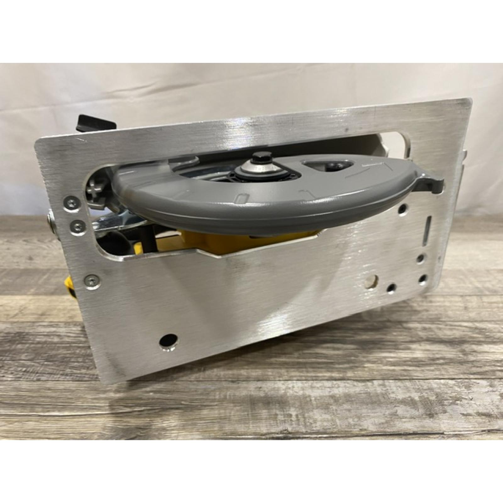 AS-IS DEWALT 20-Volt MAX 7-1/4 in. Cordless Circular Saw (Tool Only)