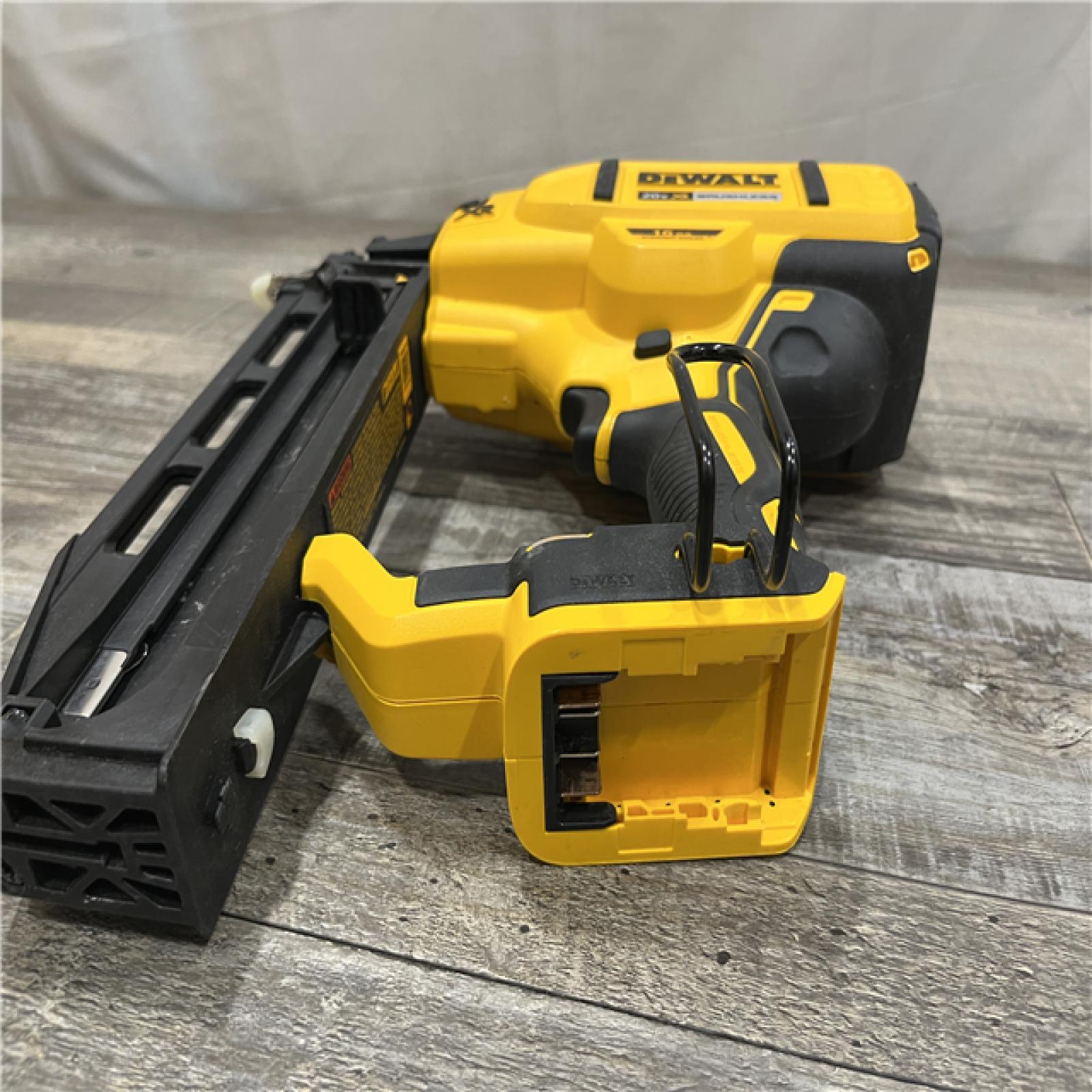 AS-IS DEWALT 20V MAX XR 16-Gauge Lithium-Ion Cordless Finish Nailer (Tool Only)