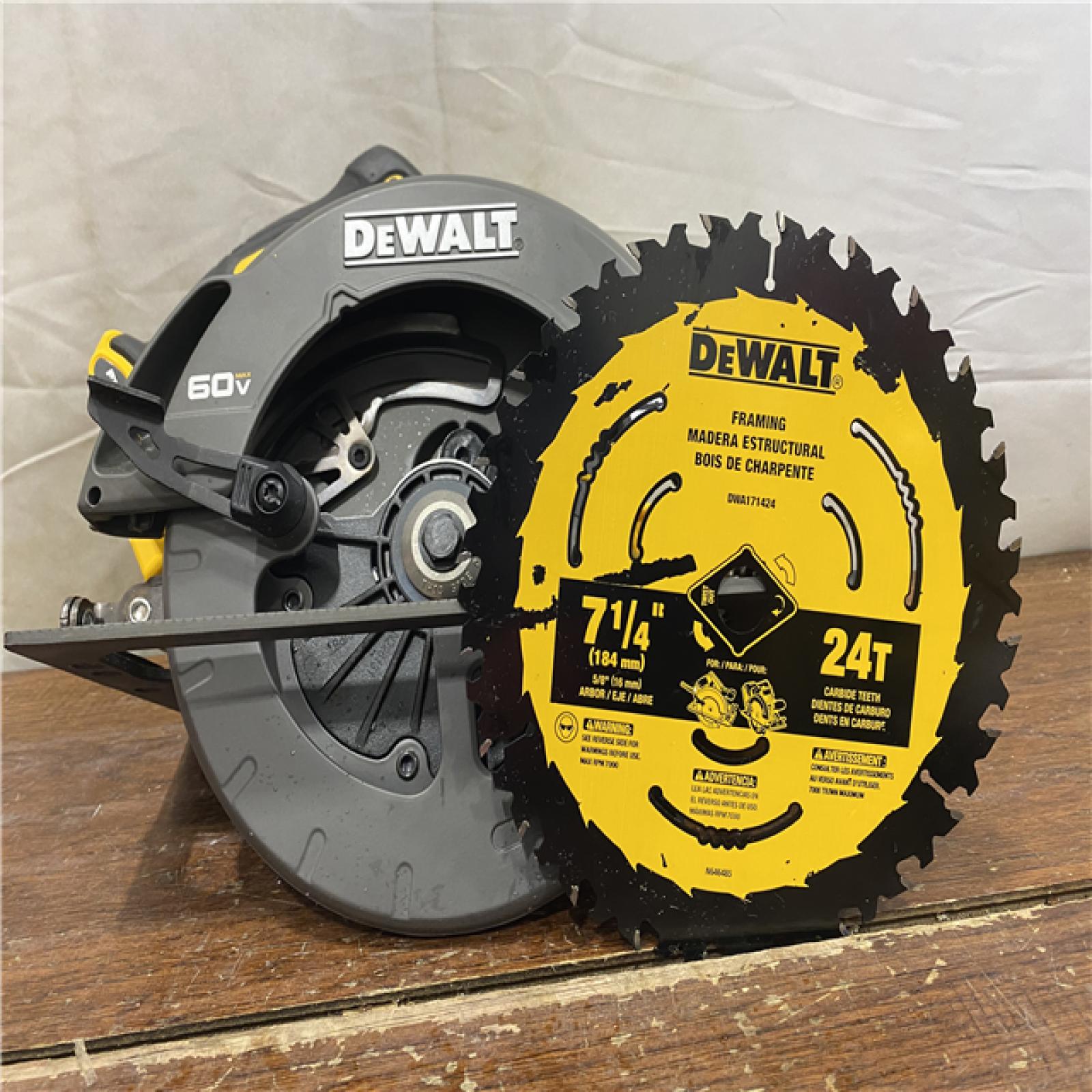 AS-IS DeWALT Flexvolt Max 7-1/4  60V Brushless Circular Saw DCS578B