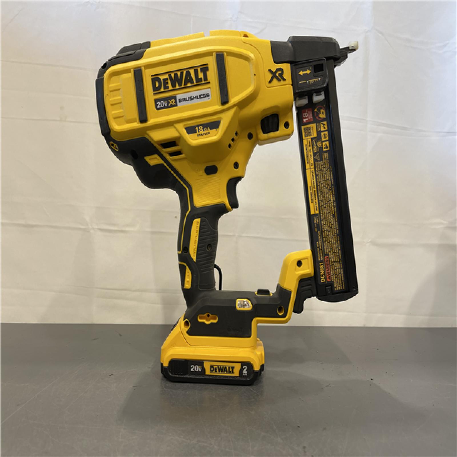 AS-IS - DeWALT 20-Volt MAX 18ga Cordless Brushless Narrow Crown Stapler Kit