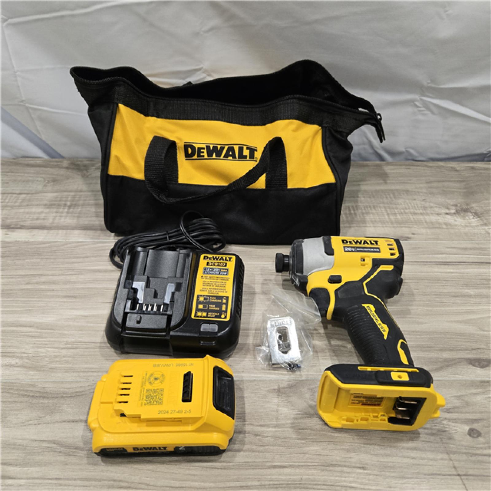 AS-IS DEWALT ATOMIC 20V MAX* Cordless Compact Impact Driver Kit
