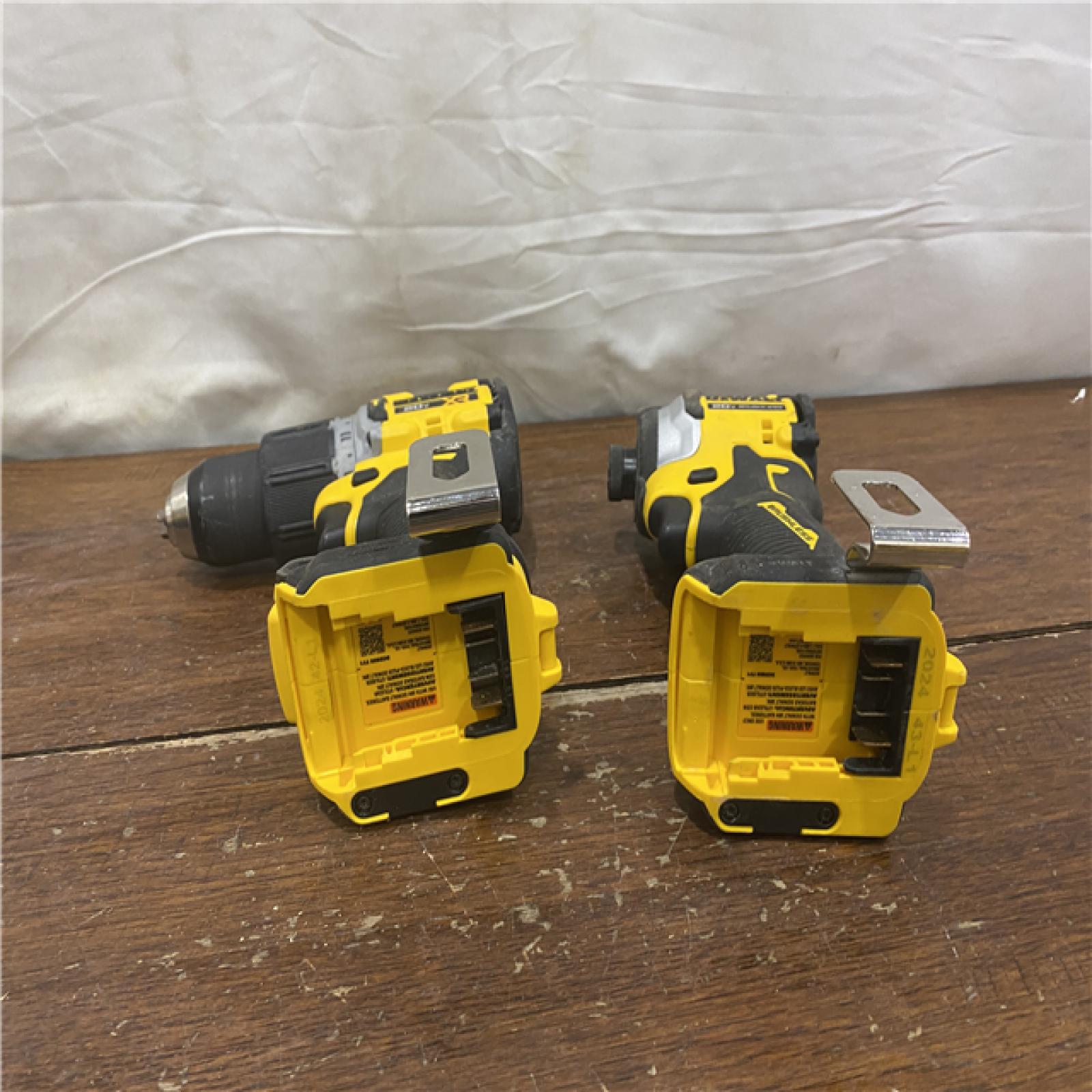 AS-IS DEWALT 20V MAX XR Hammer Drill and ATOMIC Impact Driver 2 Tool Cordless Combo Kit with (2) 4.0Ah Batteries, Charger, and Bag