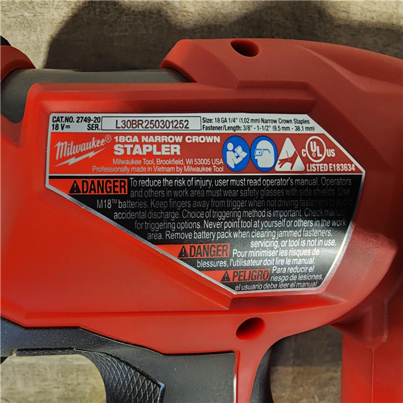 HOUSTON LOCATION - AS-IS MILWAUKEE FUEL 18-Volt Lithium-Ion Brushless Cordless 18-Gauge 1/4 in. Narrow Crown Stapler (Tool-Only)