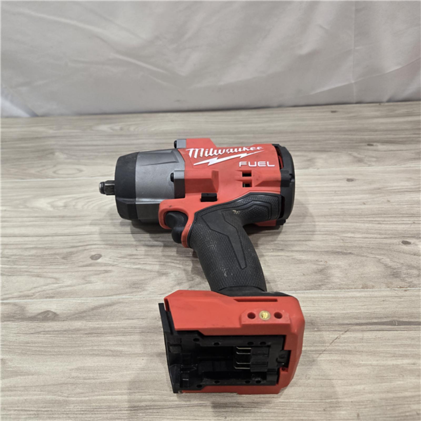 AS-IS Milwaukee M18 1/2 in. Cordless Brushless High Torque Impact Wrench Kit
