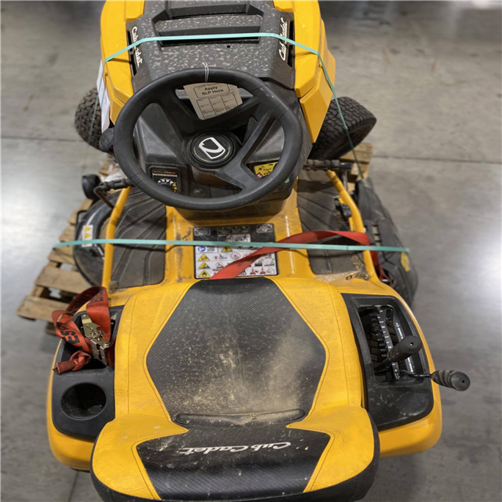 Dallas Location - As-Is Cub Cadet XT1 Enduro LT 42 in.Gas Riding Lawn Tractor