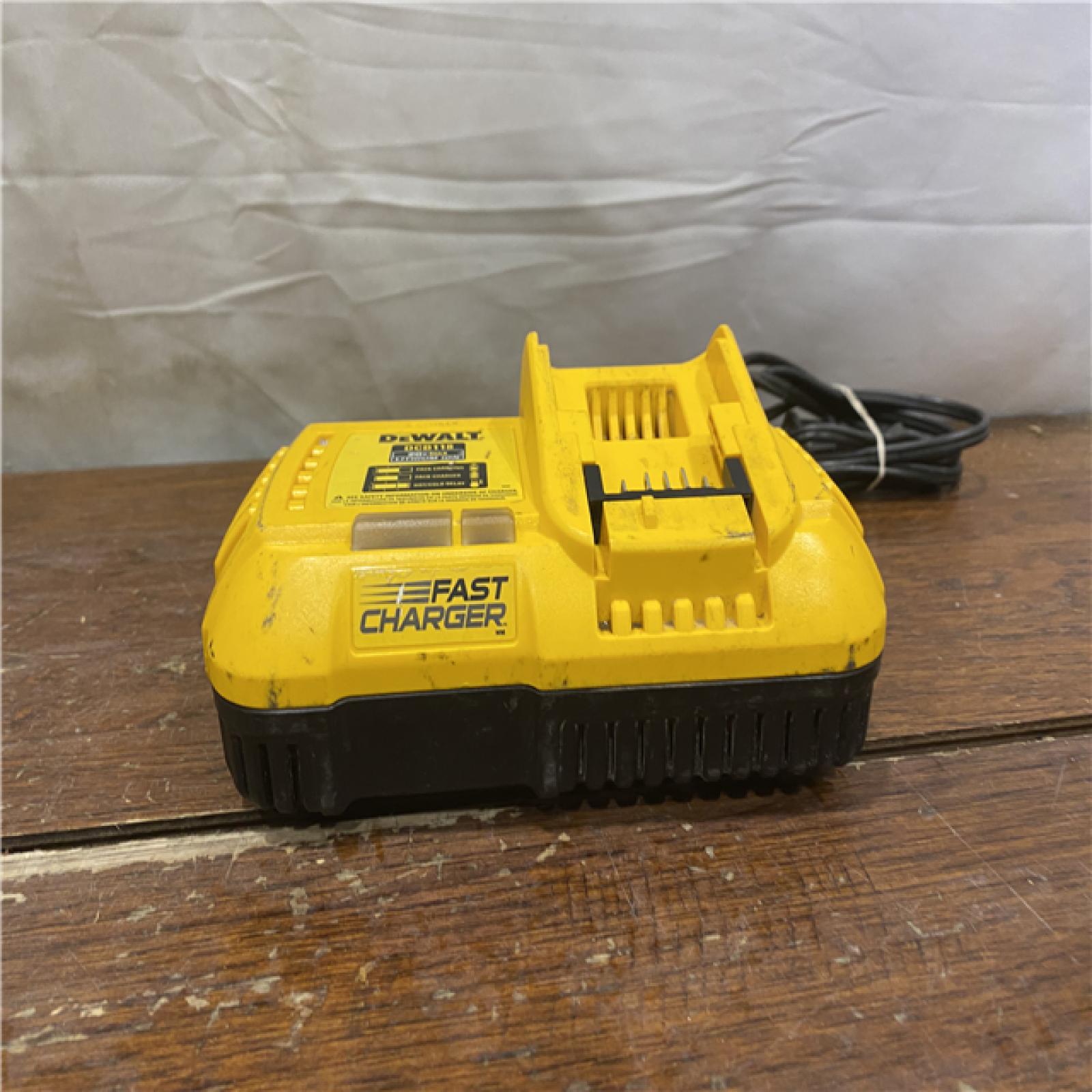 AS-IS DeWalt 20V Max Fan-Cooled Fast Charger DCB118