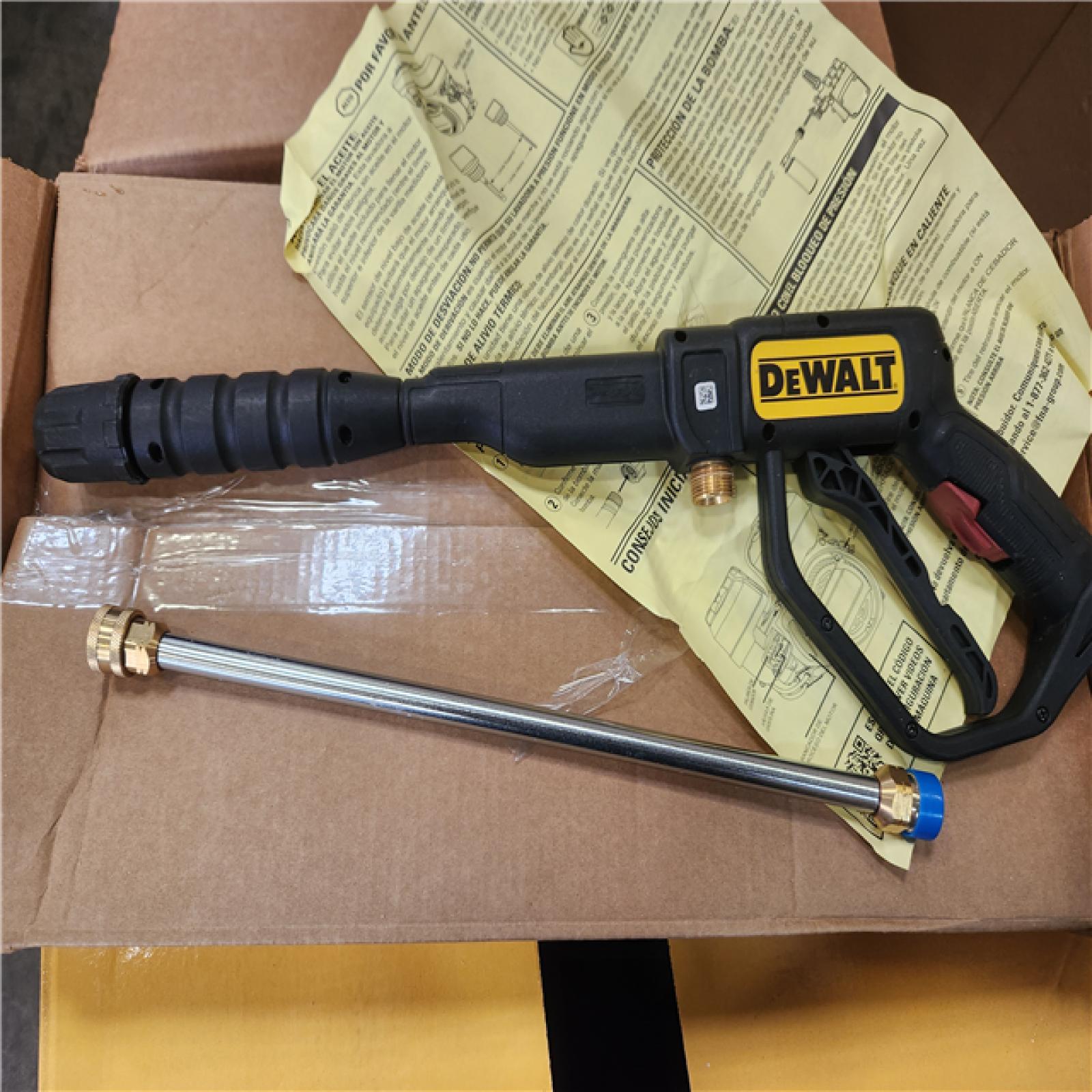 Phoenix NEW DEWALT 3400 PSI 2.5 GPM Gas Cold Water Pressure Washer with DeWalt 210 Engine