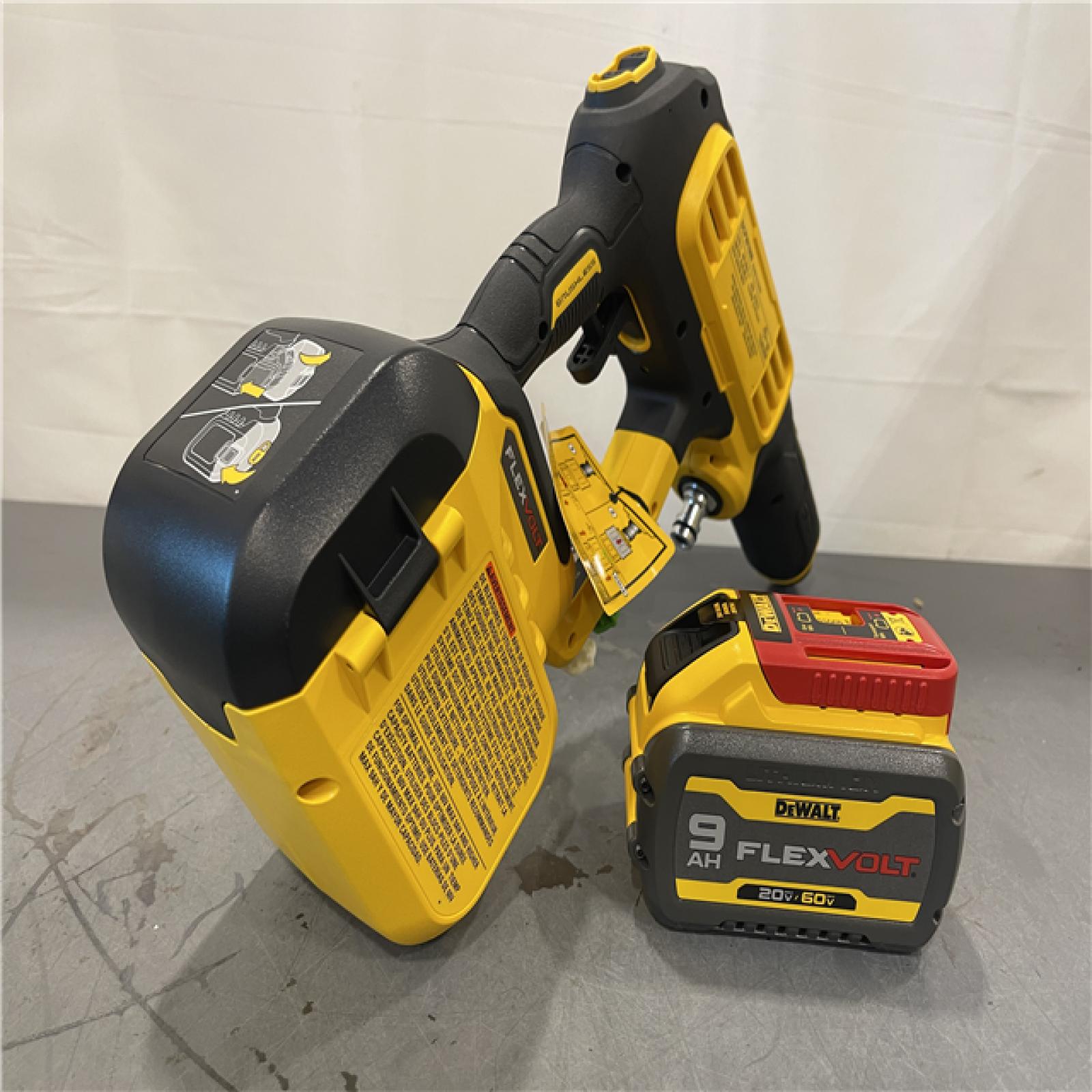 AS-IS - DEWALT 6FLEXVOLT 60V MAX 1000 PSI 1.0 GPM Cold Water Cordless Battery Power Cleaner Kit