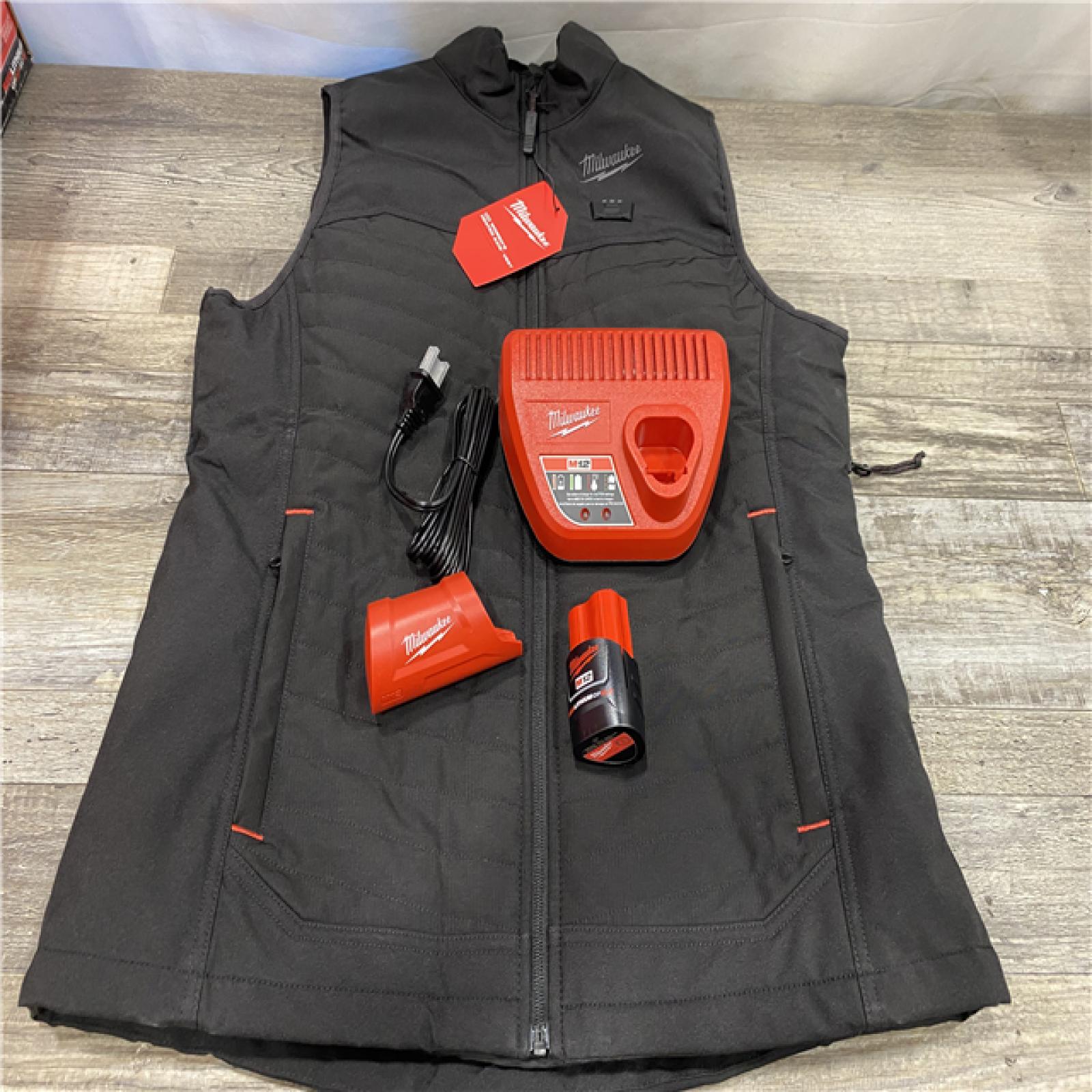 AS-IS Milwaukee Women's Medium 12-Volt Lithium-Ion Cordless Axis Black Heated Vest Kit