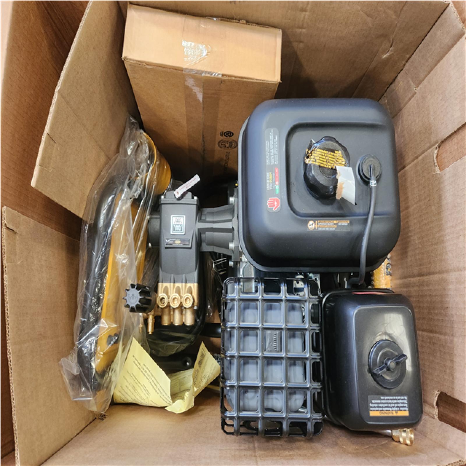 Phoenix NEW DEWALT 4400 PSI 4.0 GPM Gas Pressure Washer with 420cc Engine  Triplex Pump  Commercial Cold Water Power Washer